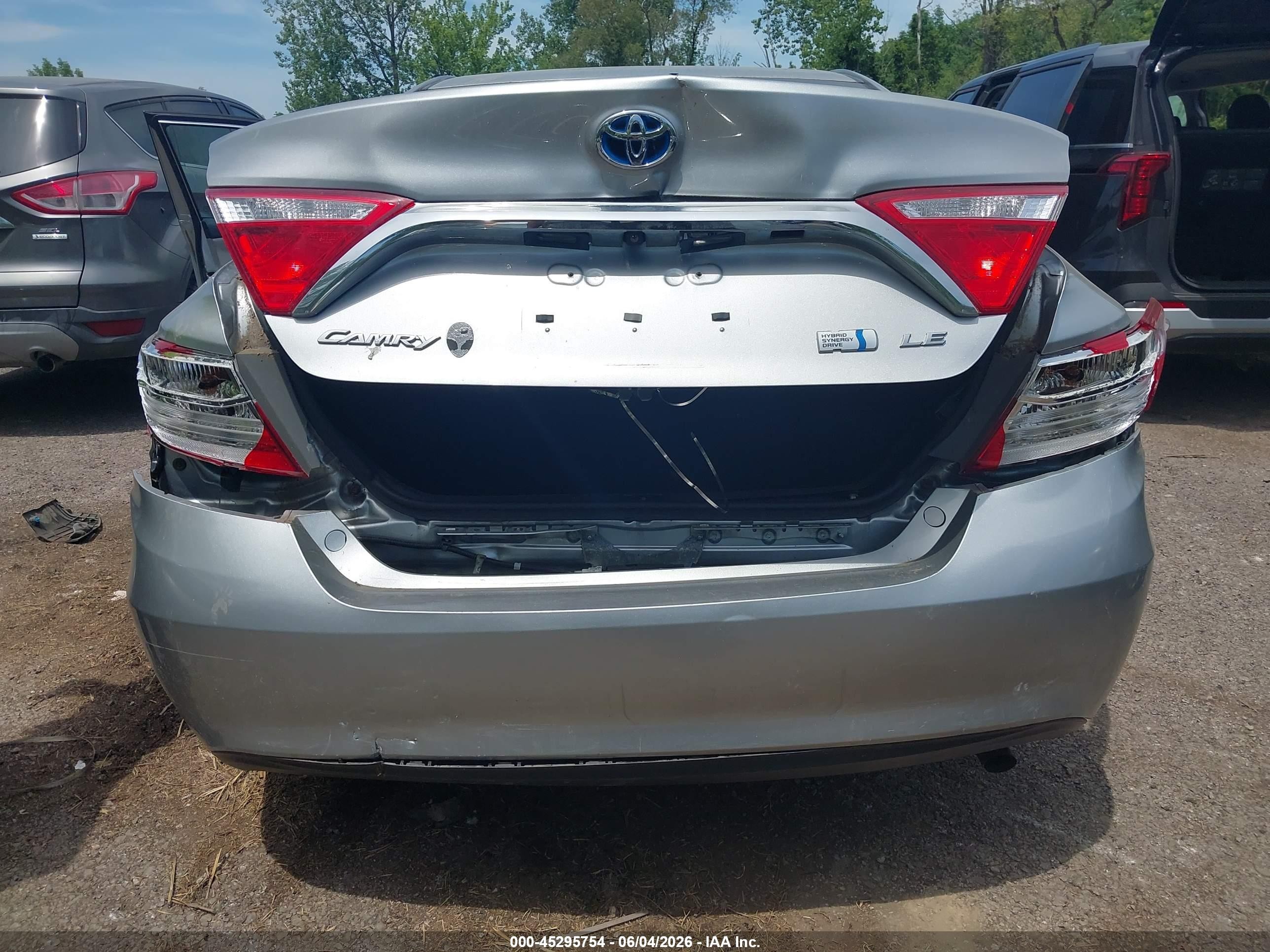 2015 Toyota Camry Hybrid Le Silver vin: 4T1BD1FK7FU175340