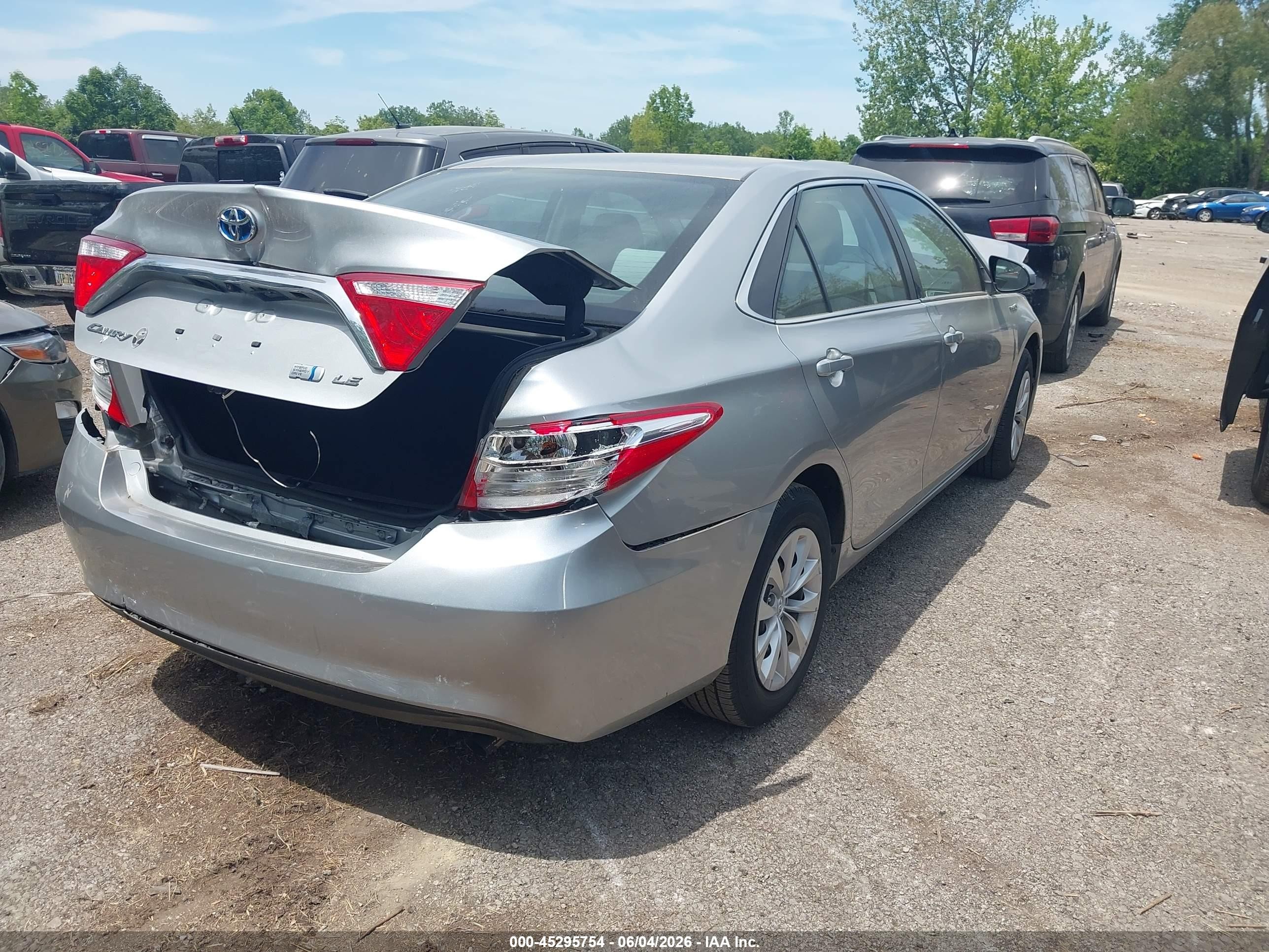 2015 Toyota Camry Hybrid Le Silver vin: 4T1BD1FK7FU175340