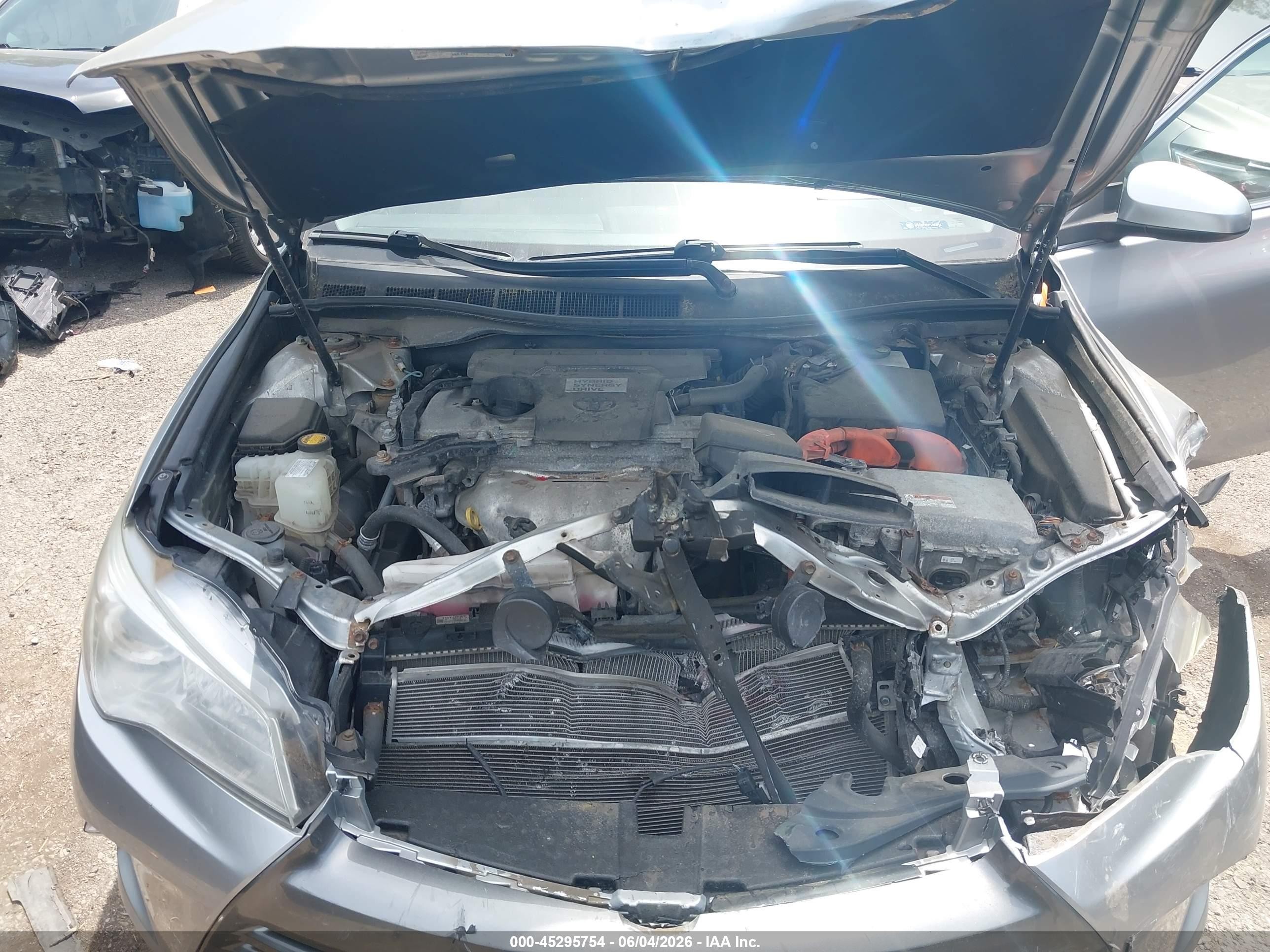 2015 Toyota Camry Hybrid Le Silver vin: 4T1BD1FK7FU175340