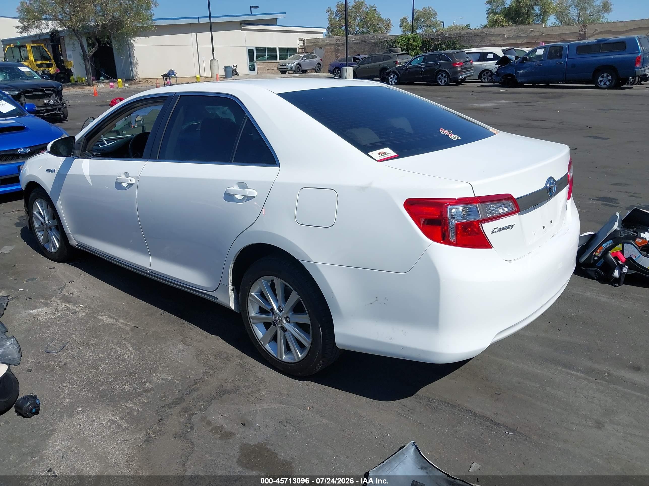 2013 Toyota Camry Hybrid Xle Белый vin: 4T1BD1FK8DU064180