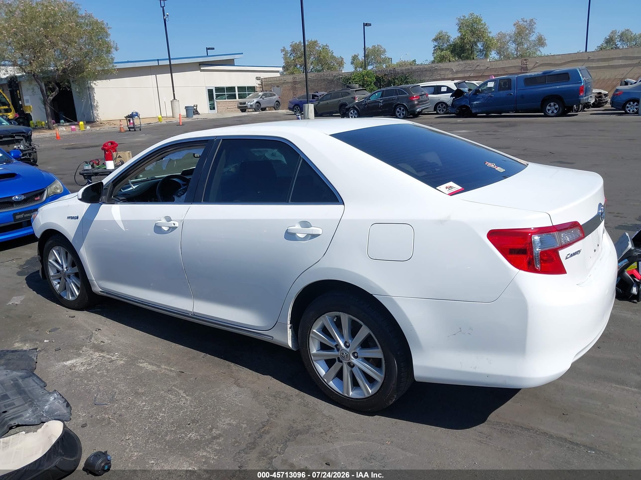 2013 Toyota Camry Hybrid Xle Белый vin: 4T1BD1FK8DU064180