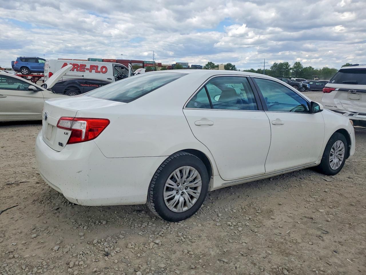 2013 Toyota Camry Hybrid Le White vin: 4T1BD1FK8DU081190