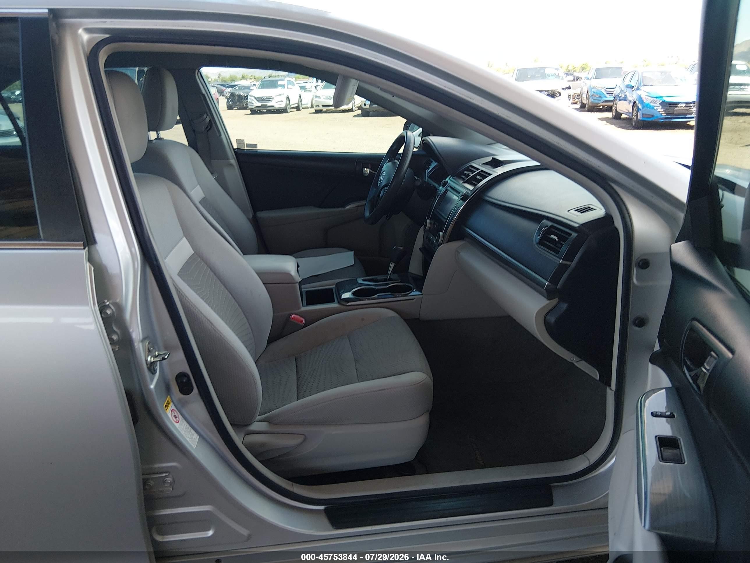 2014 Toyota Camry Hybrid Le Silver vin: 4T1BD1FK8EU102234