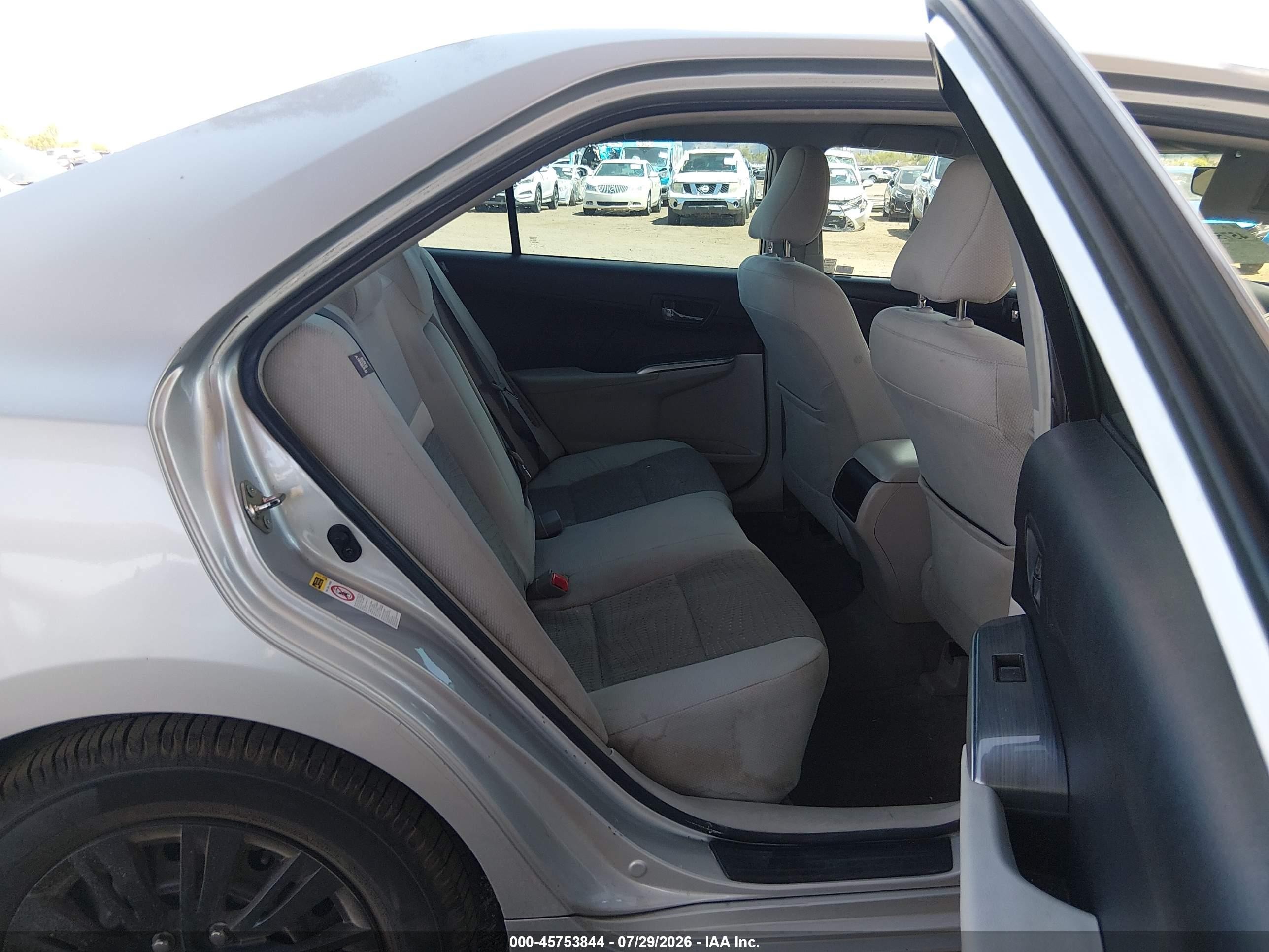 2014 Toyota Camry Hybrid Le Silver vin: 4T1BD1FK8EU102234