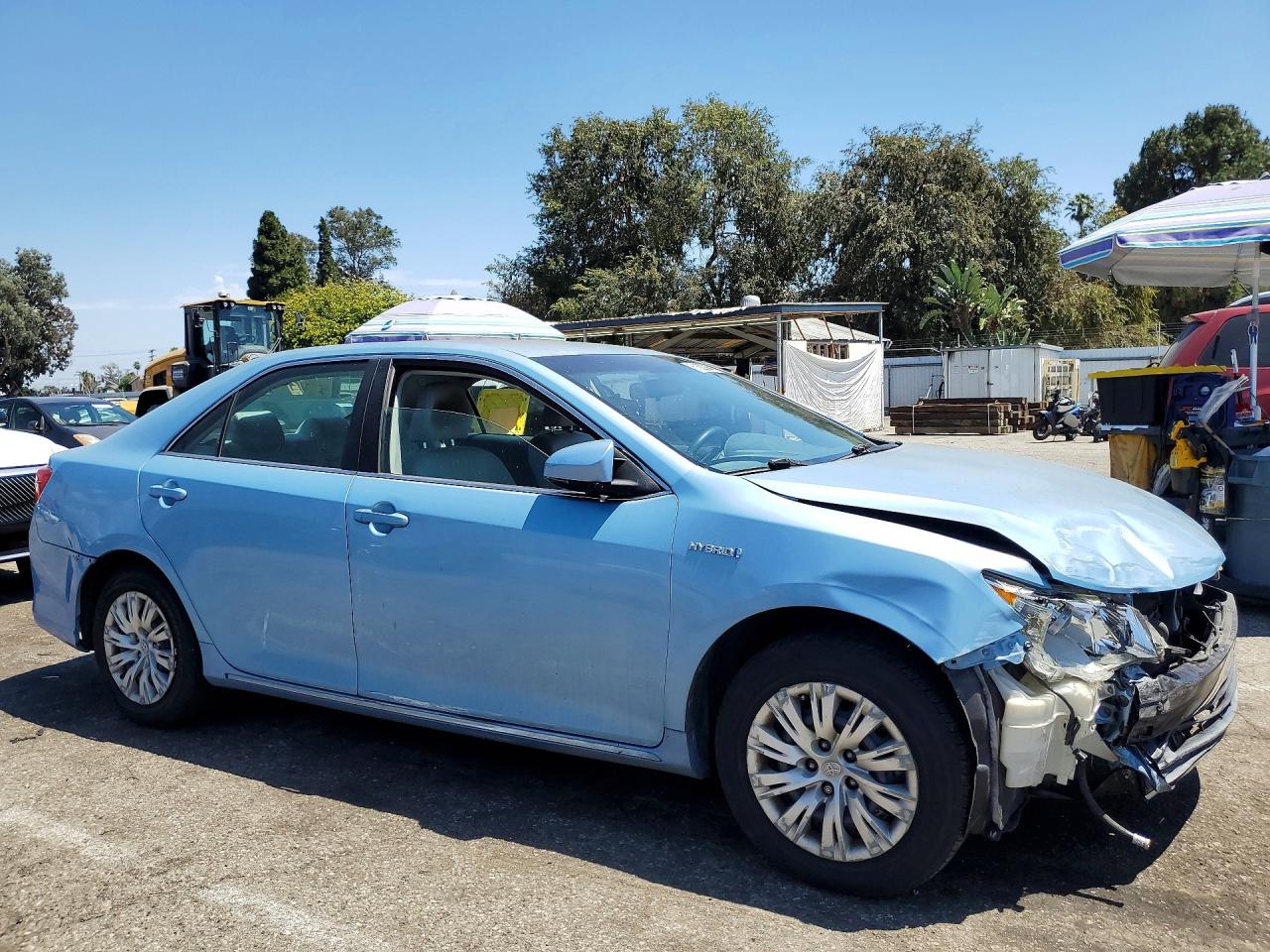2014 Toyota Camry Hybrid Le Blue vin: 4T1BD1FK8EU106929