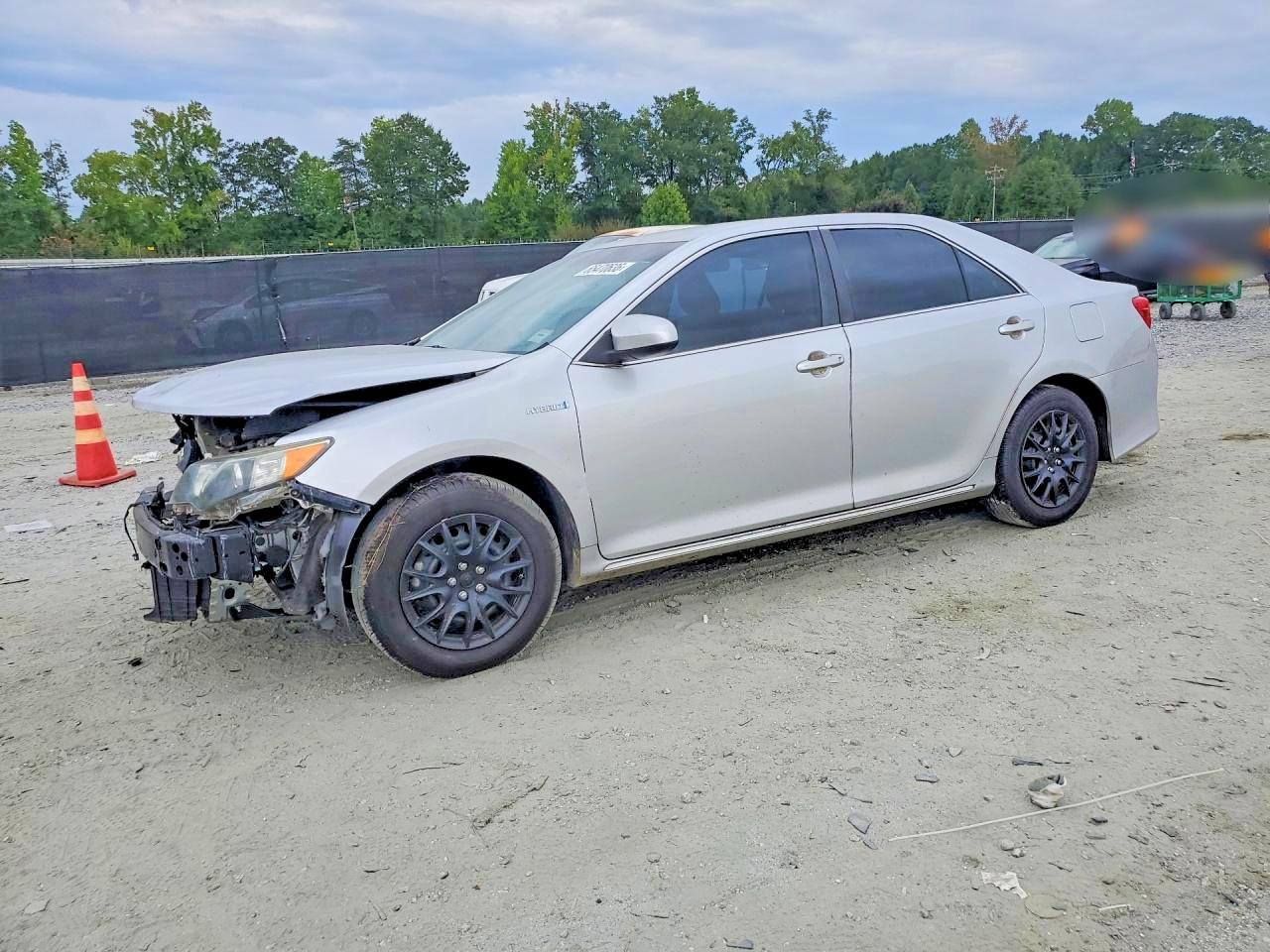 2014 Toyota Camry Hybrid Le Silver vin: 4T1BD1FK8EU128610