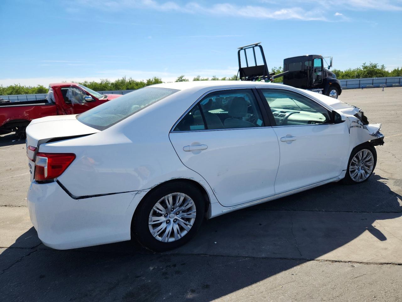 2014 Toyota Camry White vin: 4T1BD1FK8EU129028
