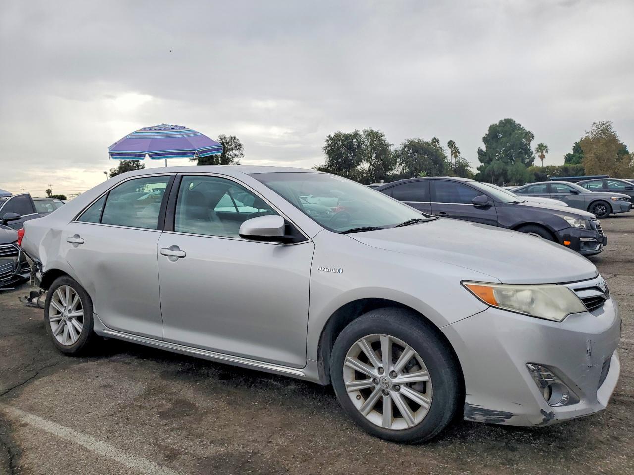 2014 Toyota Camry Hybrid Xle Серебряный vin: 4T1BD1FK8EU133872