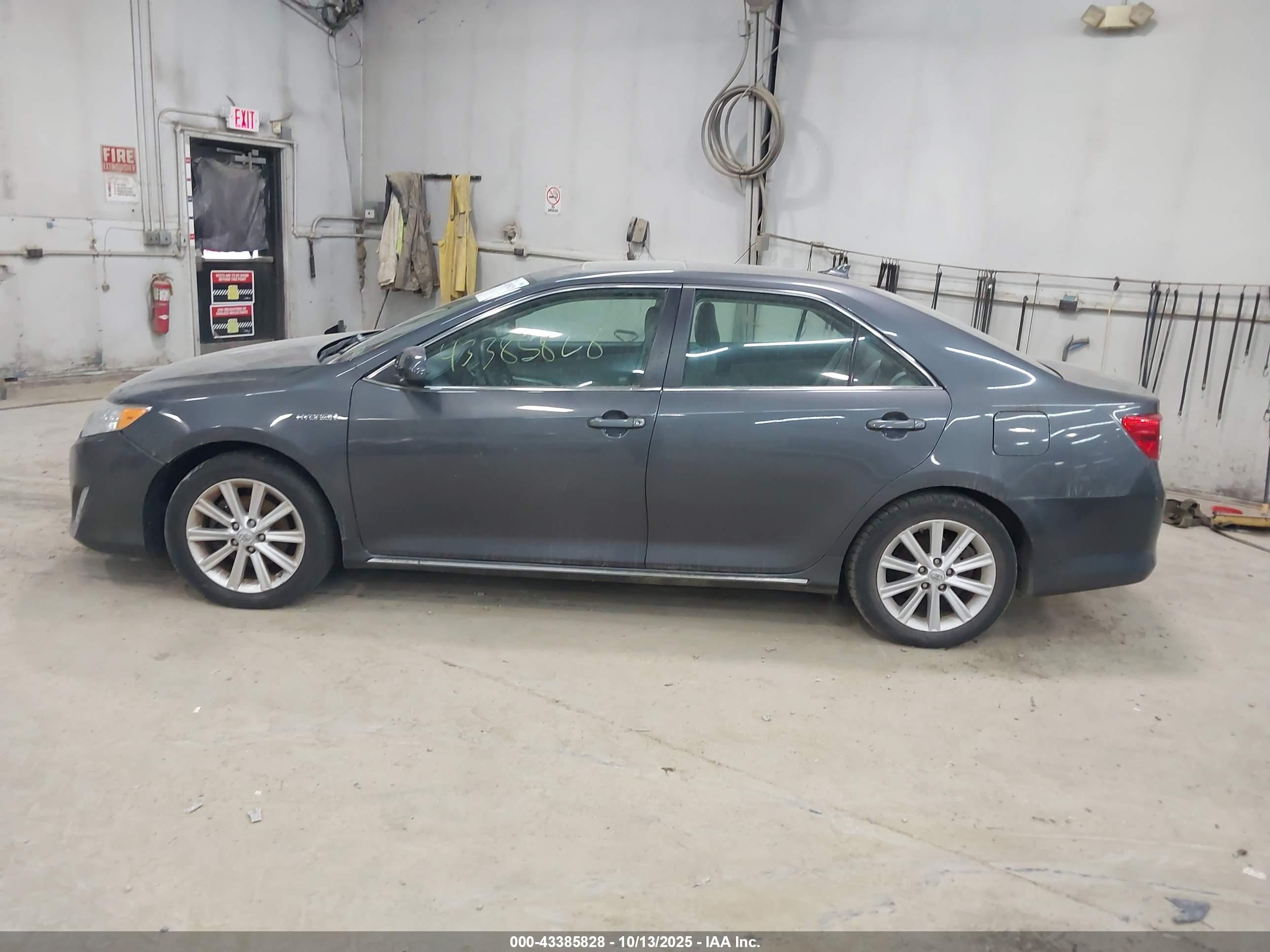 2012 Toyota Camry Hybrid Xle Серый vin: 4T1BD1FK9CU025080