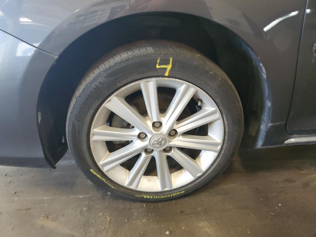 2012 Toyota Camry Hybrid Xle Gray vin: 4T1BD1FK9CU058421 Damage: Left Front Wheel, Curb Rash, > 12 Inches