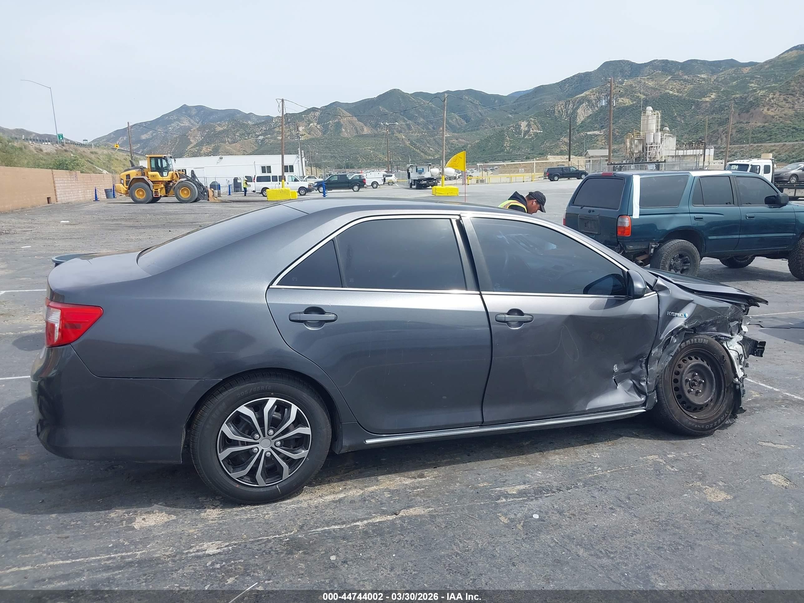 2013 Toyota Camry Hybrid Le Серый vin: 4T1BD1FK9DU095342