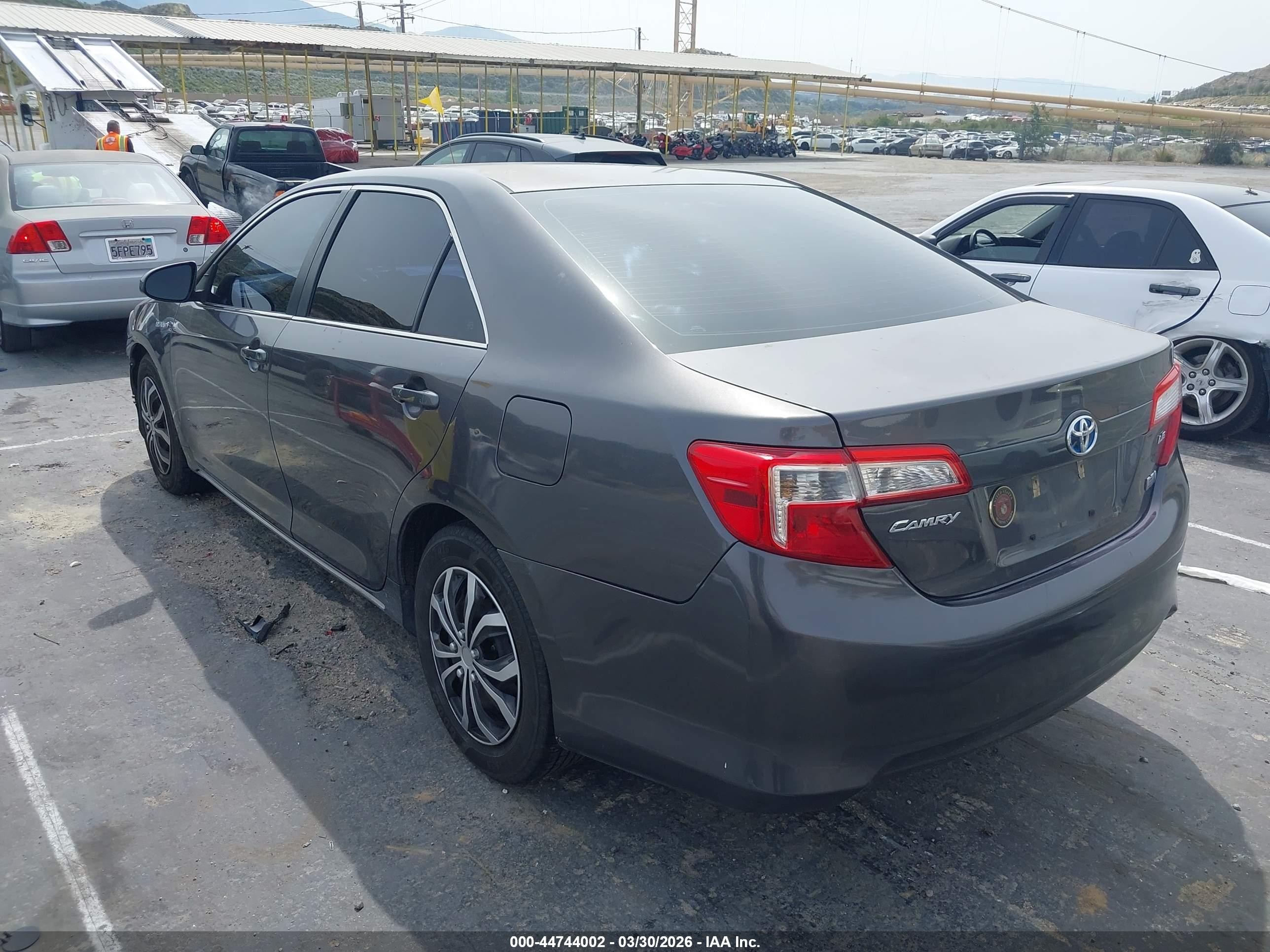 2013 Toyota Camry Hybrid Le Серый vin: 4T1BD1FK9DU095342