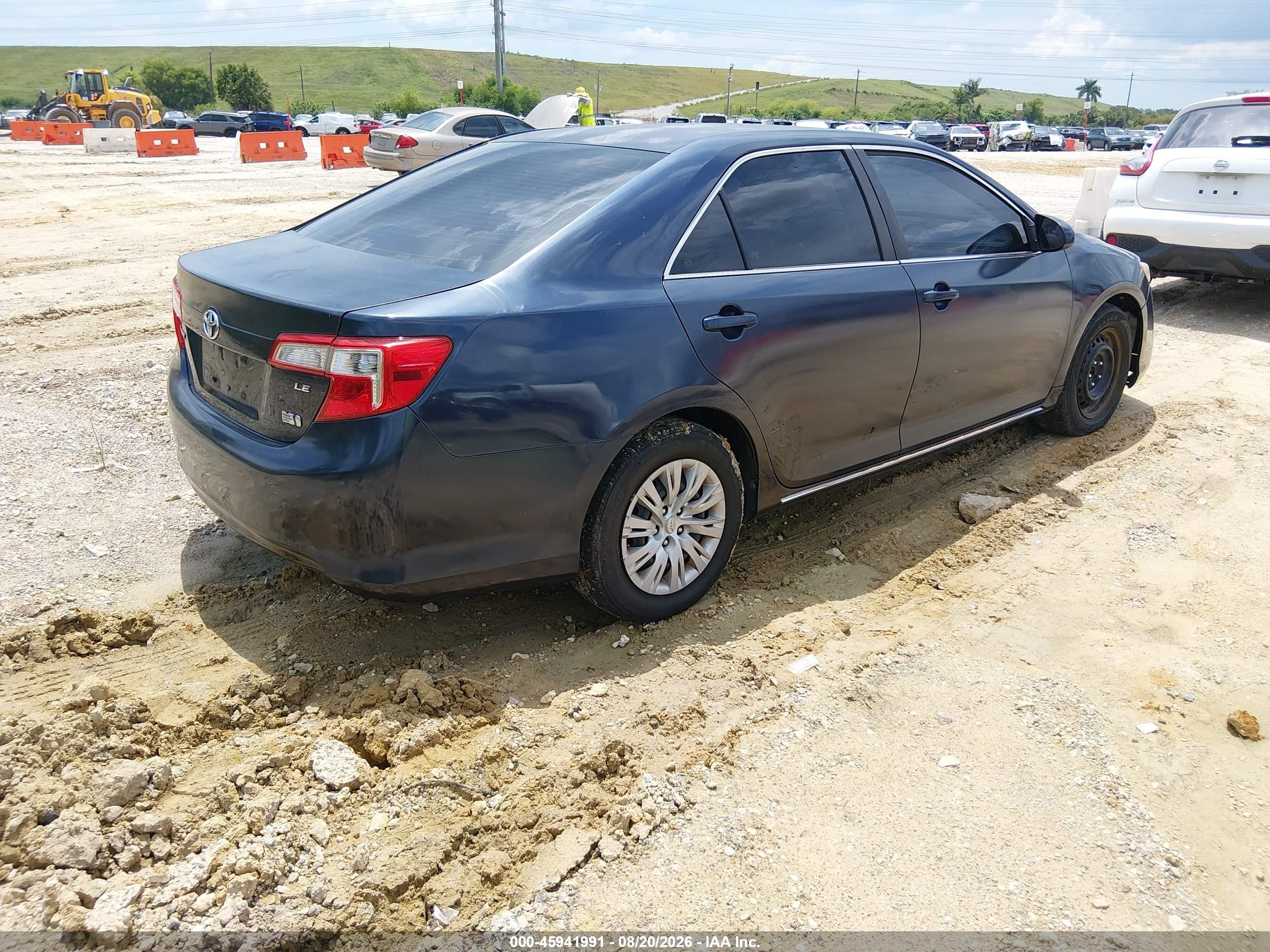 2014 Toyota Camry Hybrid Le Синий vin: 4T1BD1FK9EU138921
