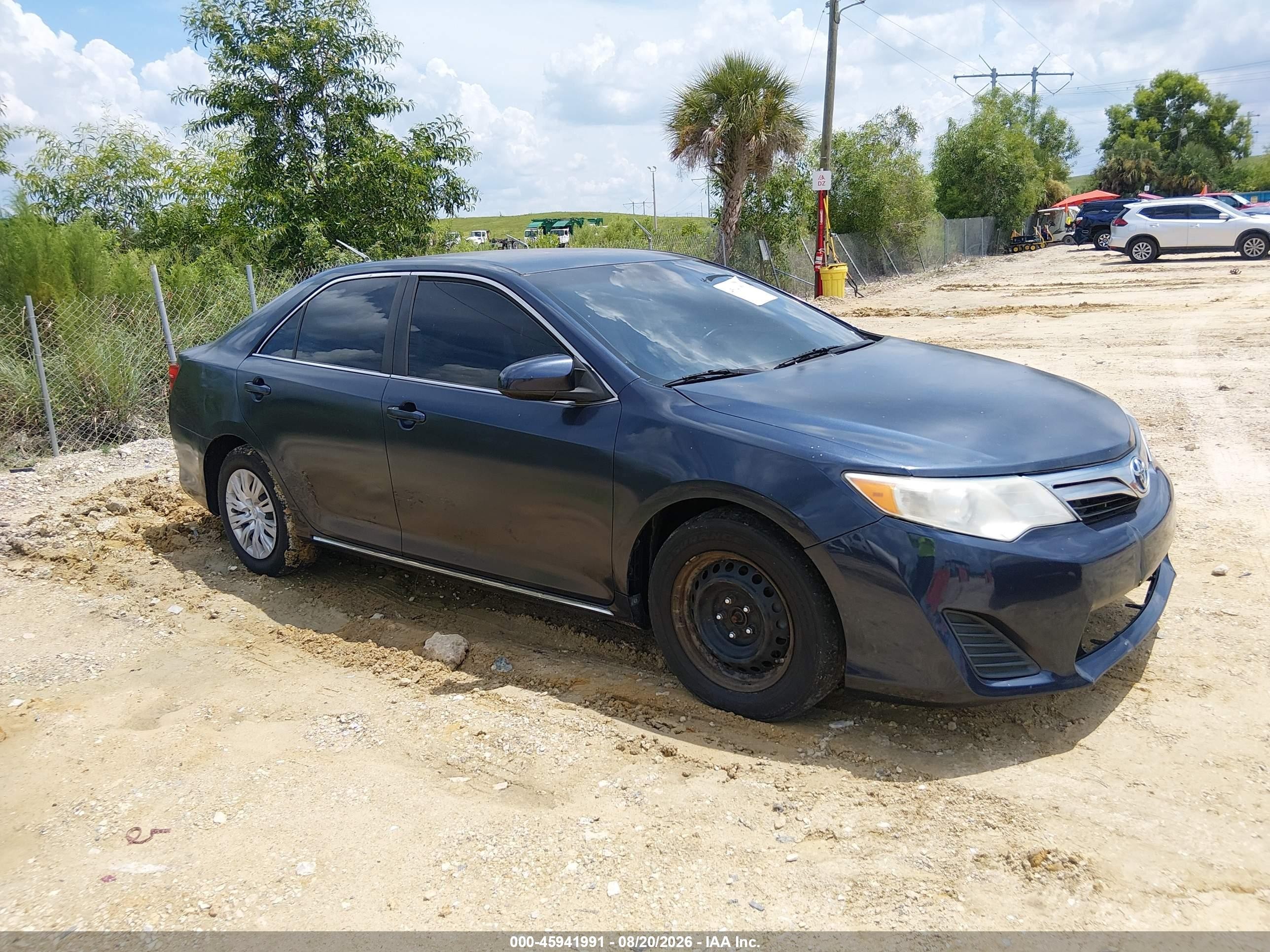 2014 Toyota Camry Hybrid Le Синий vin: 4T1BD1FK9EU138921