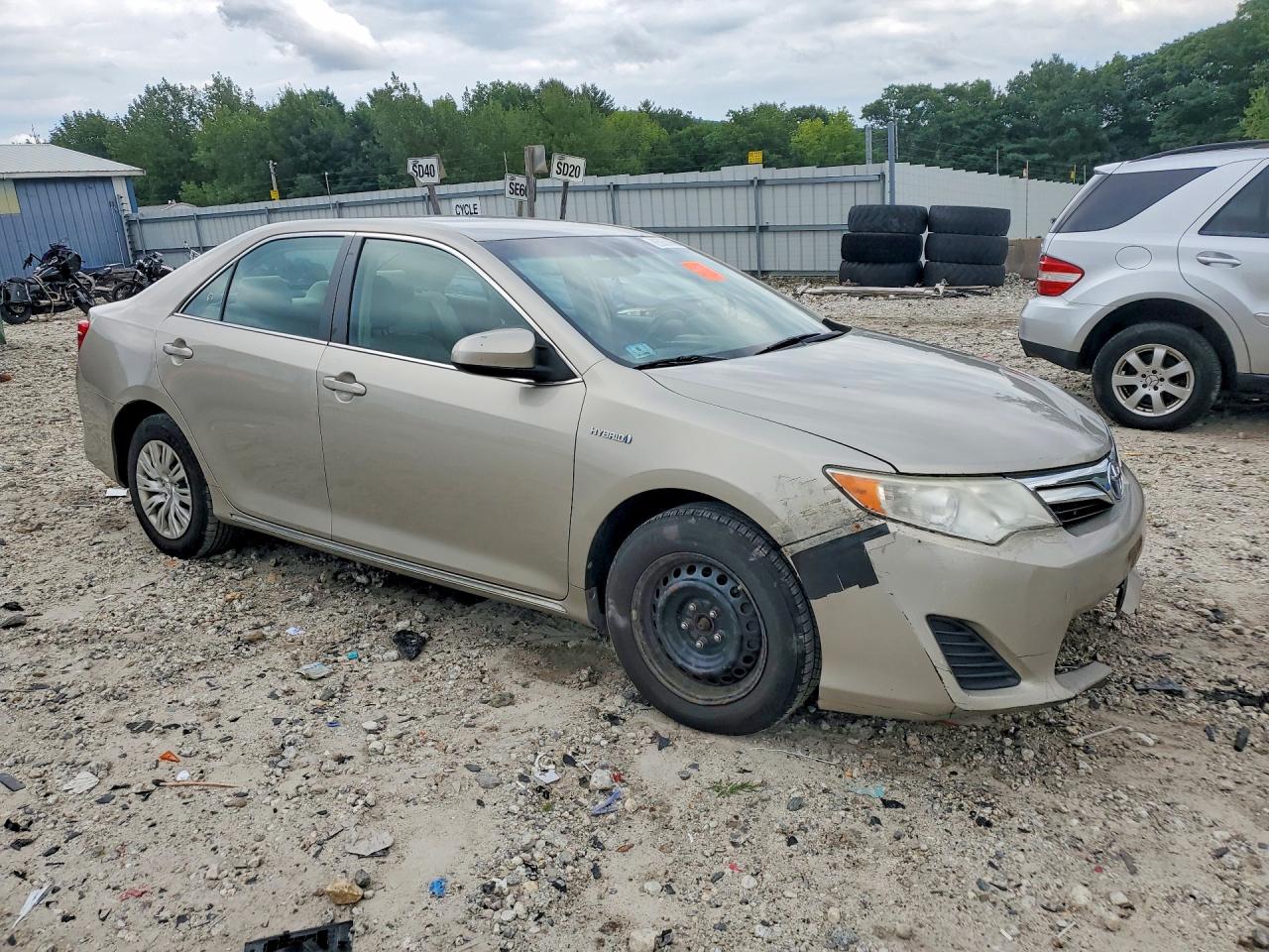 2014 Toyota Camry Hybrid Le Beige vin: 4T1BD1FK9EU140457