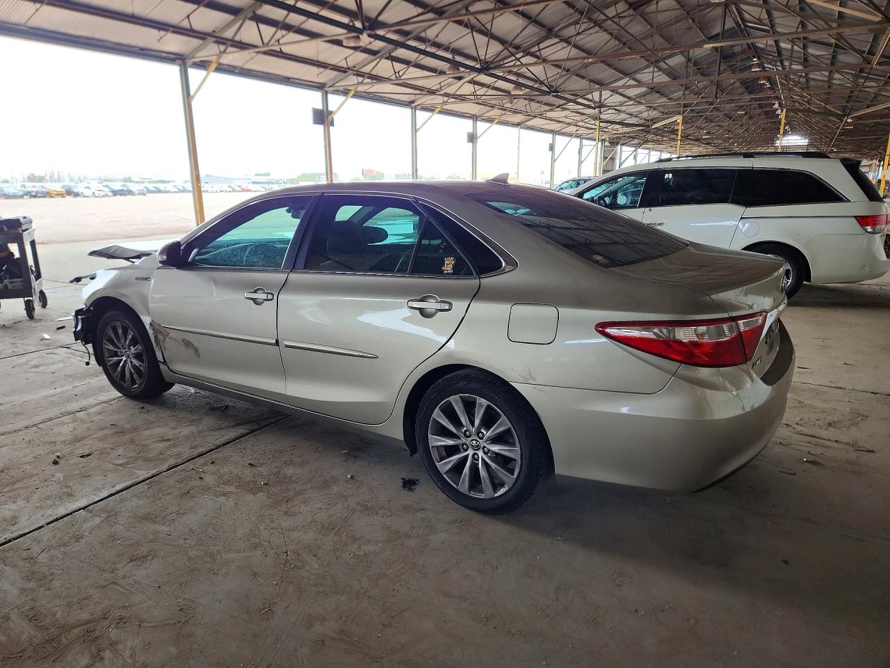 2015 Toyota Camry Hybrid Xle Tan vin: 4T1BD1FK9FU147541