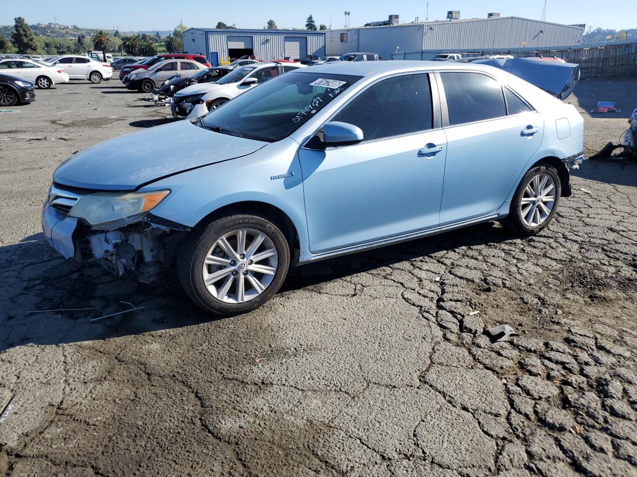 2012 Toyota Camry Hybrid Xle Turquoise vin: 4T1BD1FKXCU017909 Damage: Left Front Fender, Dent(S) W/ Paint Dmg, 4 To 5 Inches