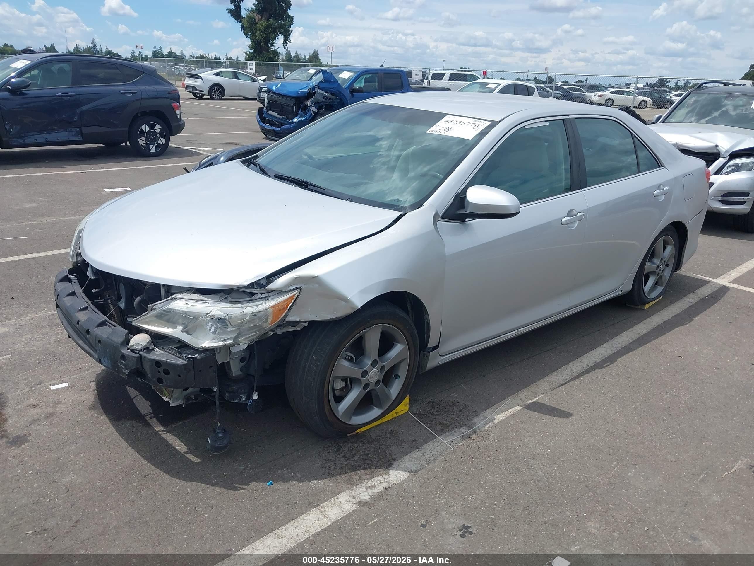 2014 Toyota Camry Hybrid Xle Silver vin: 4T1BD1FKXEU120556