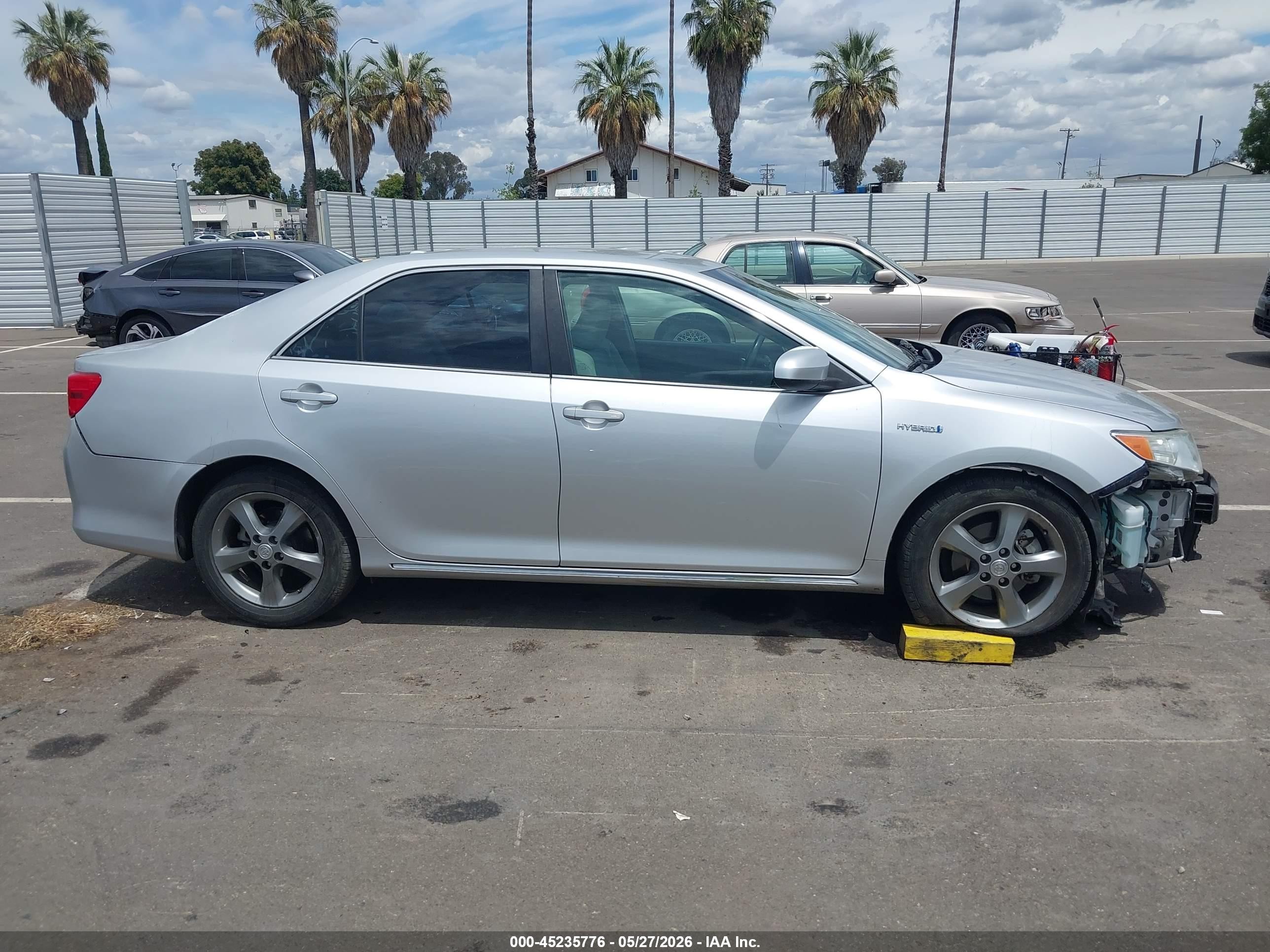 2014 Toyota Camry Hybrid Xle Silver vin: 4T1BD1FKXEU120556