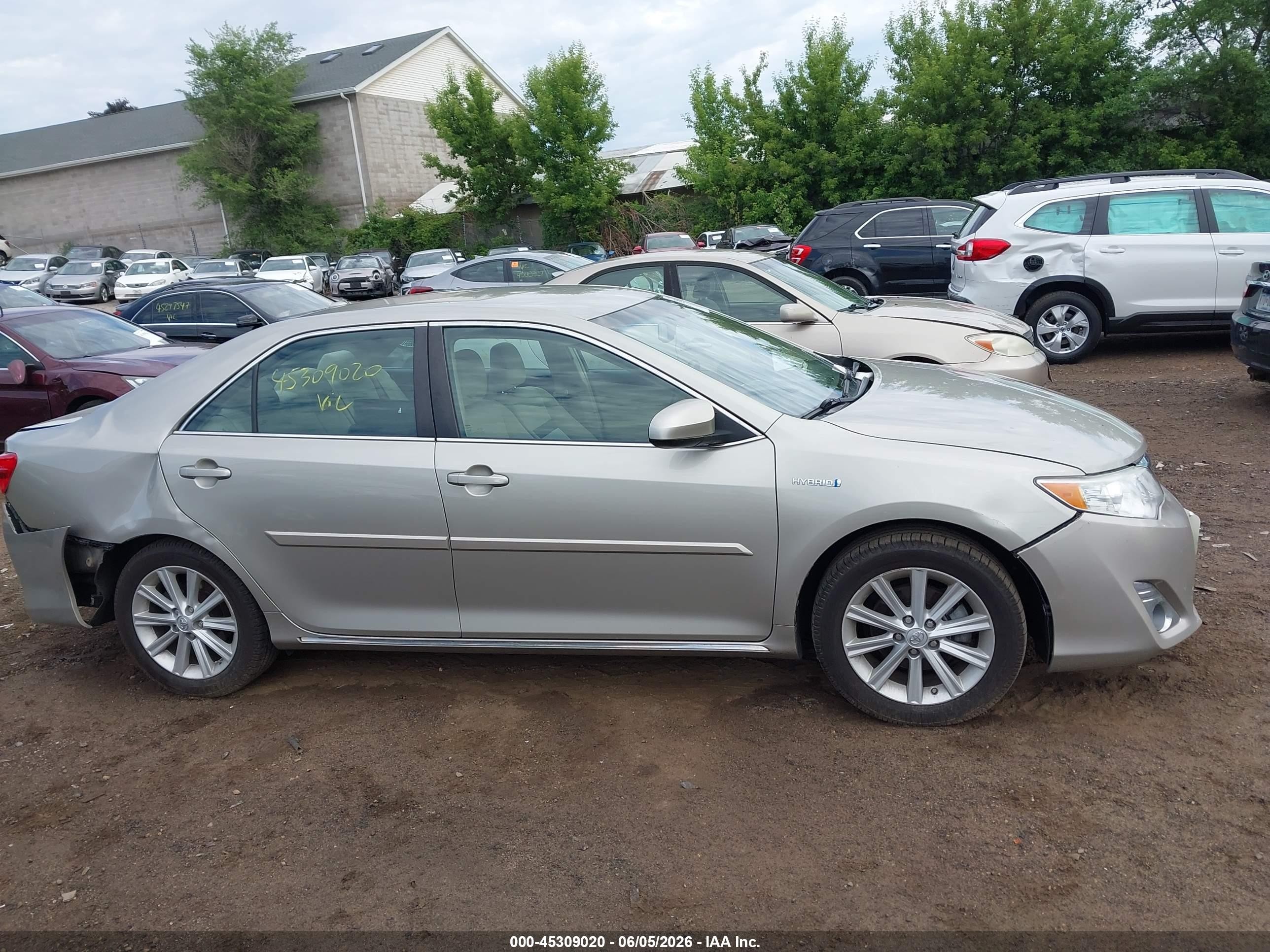 2014 Toyota Camry Hybrid Xle Silver vin: 4T1BD1FKXEU122713