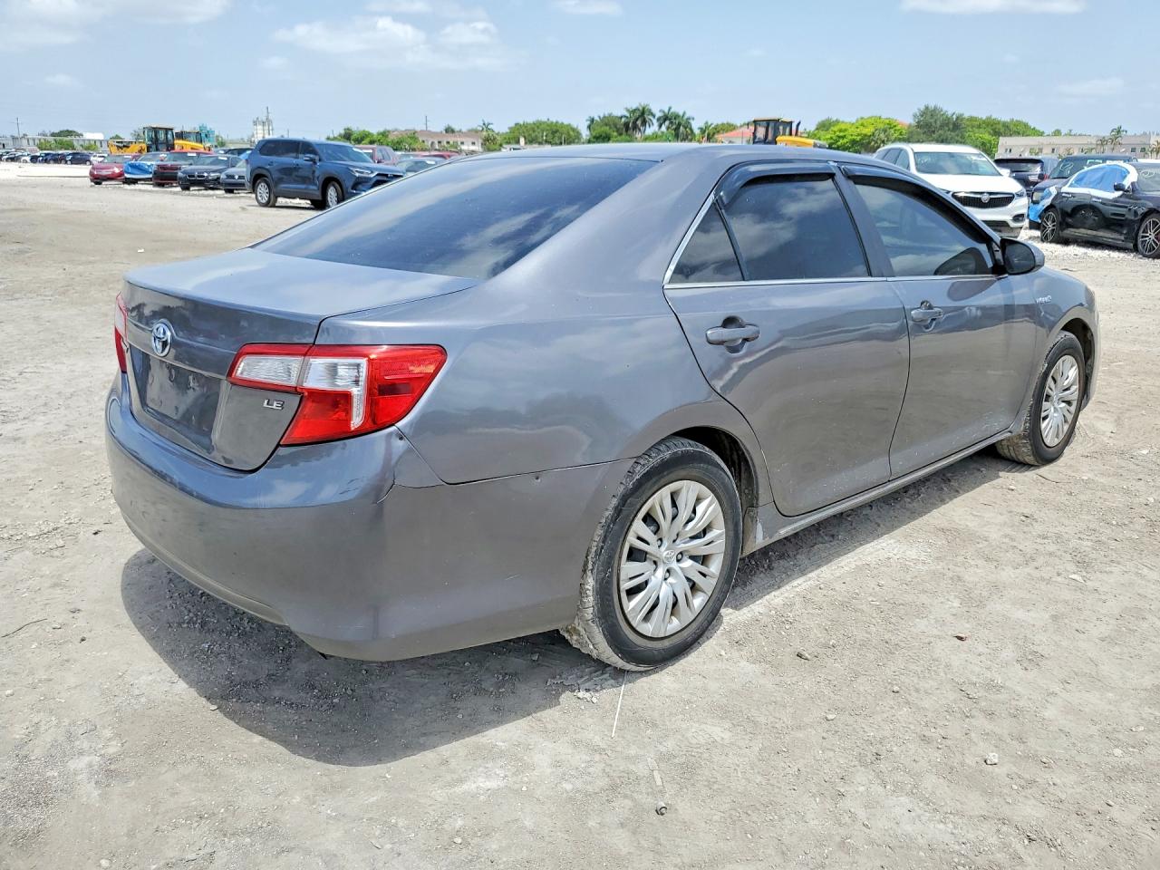 2014 Toyota Camry Hybrid Le Silver vin: 4T1BD1FKXEU133484