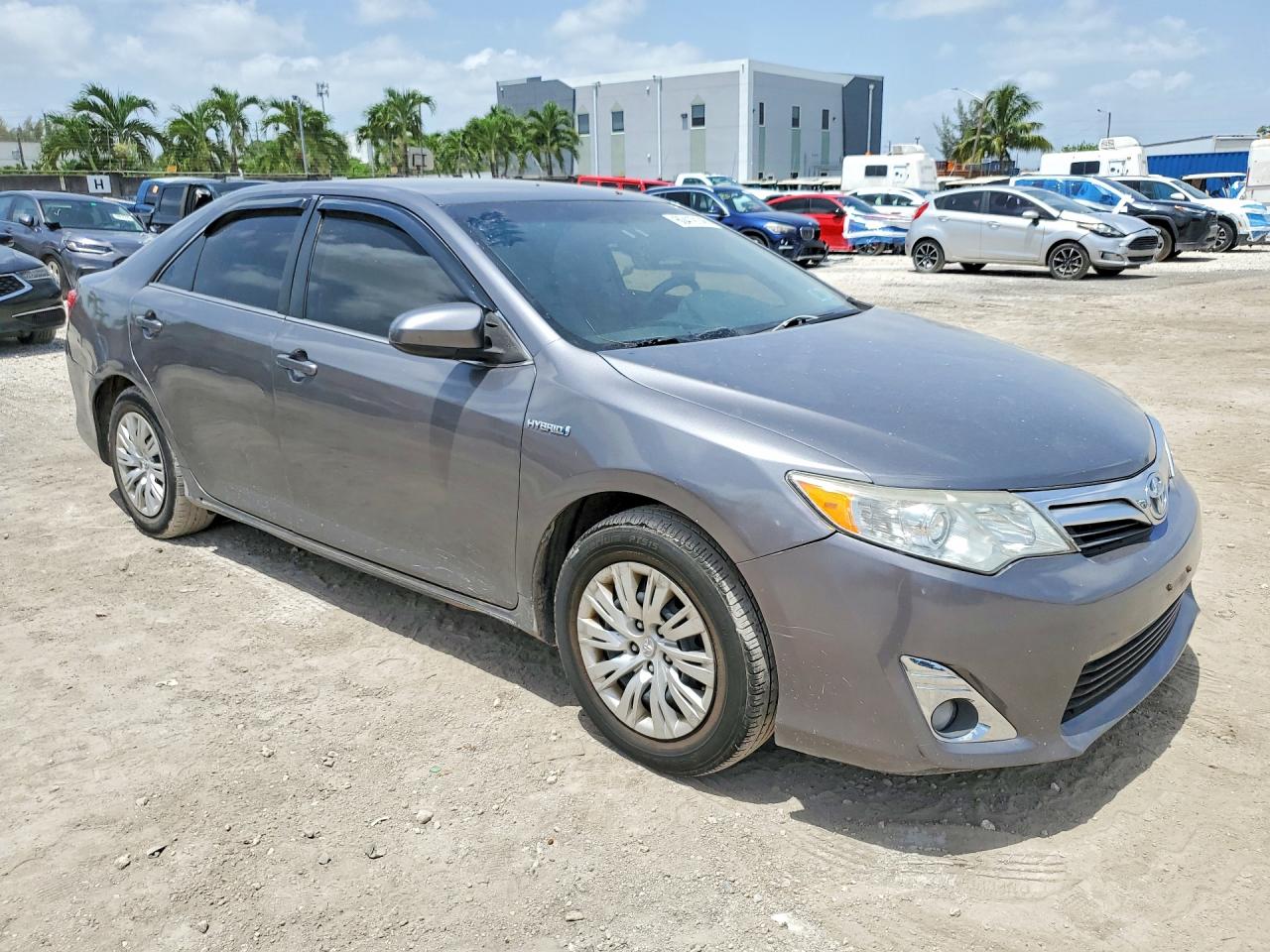 2014 Toyota Camry Hybrid Le Silver vin: 4T1BD1FKXEU133484