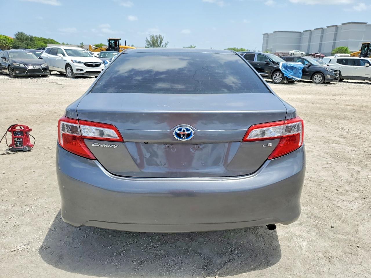 2014 Toyota Camry Hybrid Le Silver vin: 4T1BD1FKXEU133484