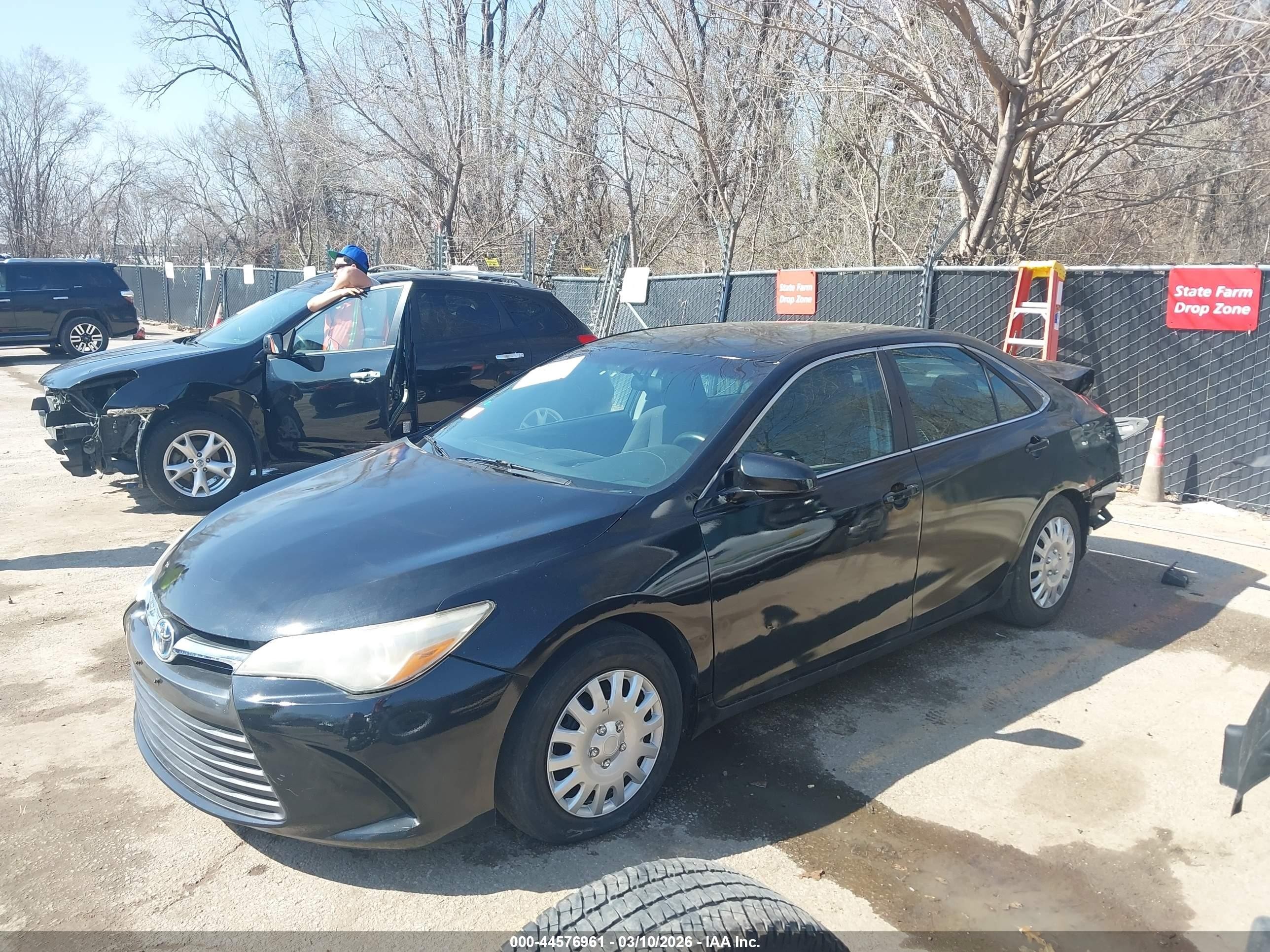 2015 Toyota Camry Hybrid Le Black vin: 4T1BD1FKXFU142784