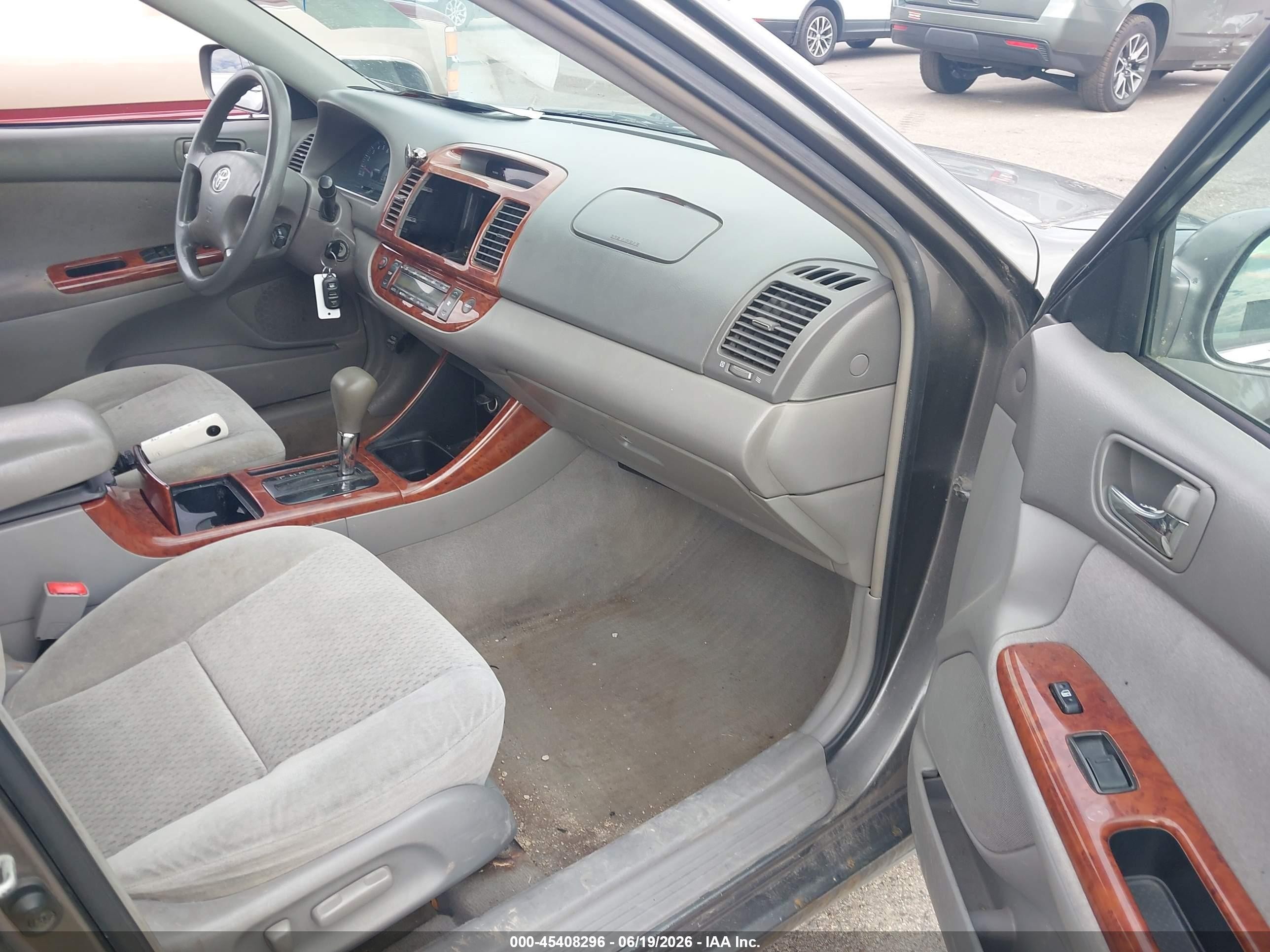2002 Toyota Camry Xle Silver vin: 4T1BE30K02U566664