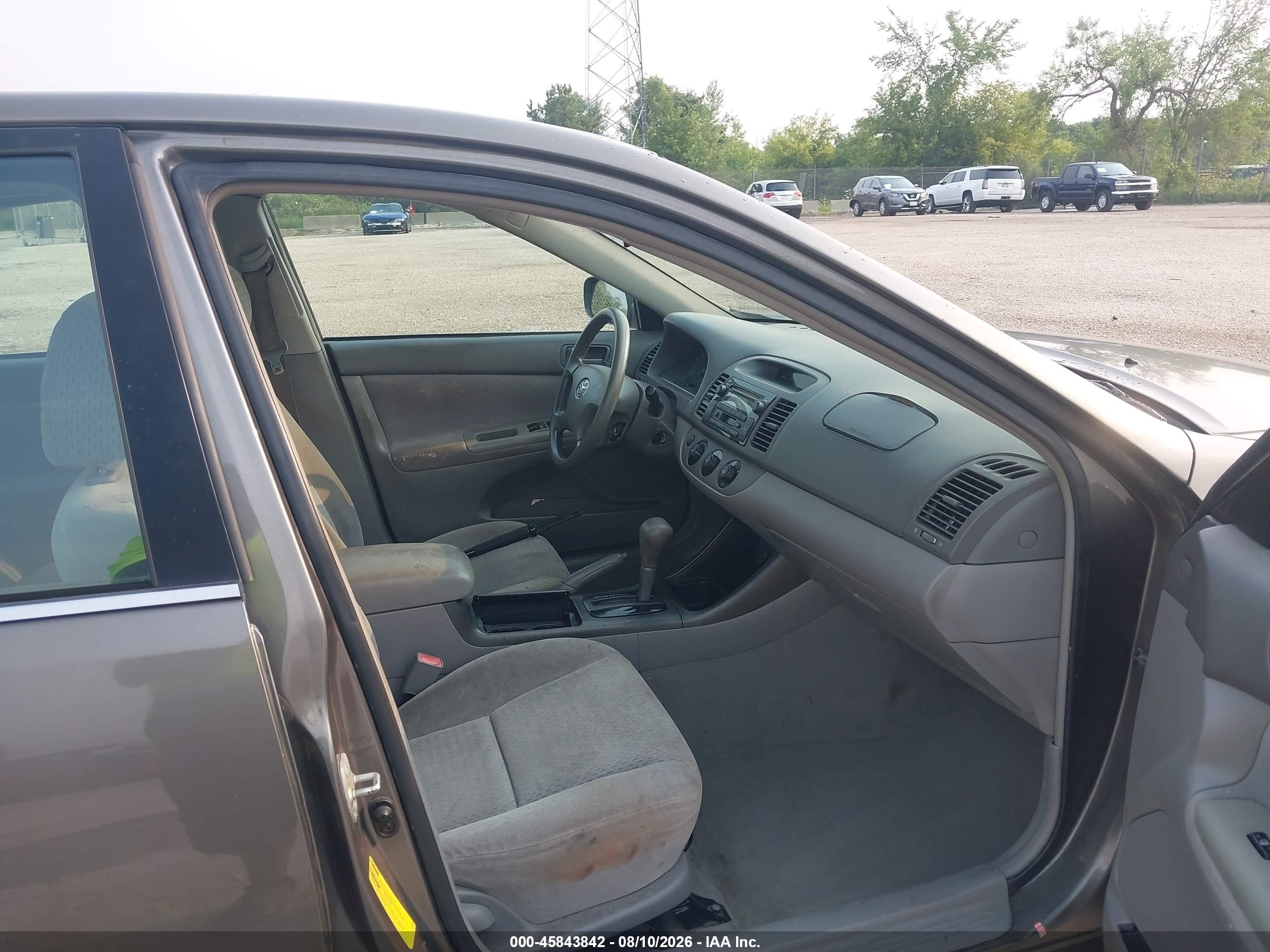2002 Toyota Camry Le Gray vin: 4T1BE30K02U591435