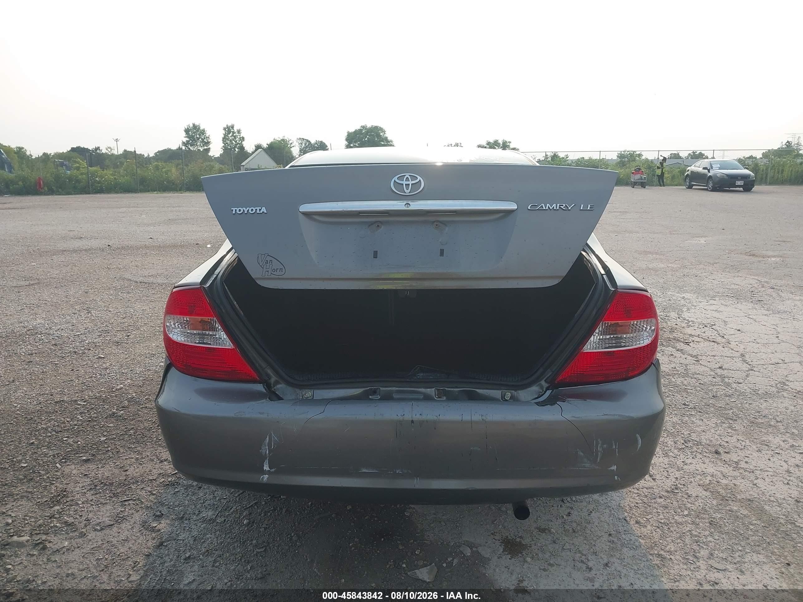 2002 Toyota Camry Le Gray vin: 4T1BE30K02U591435