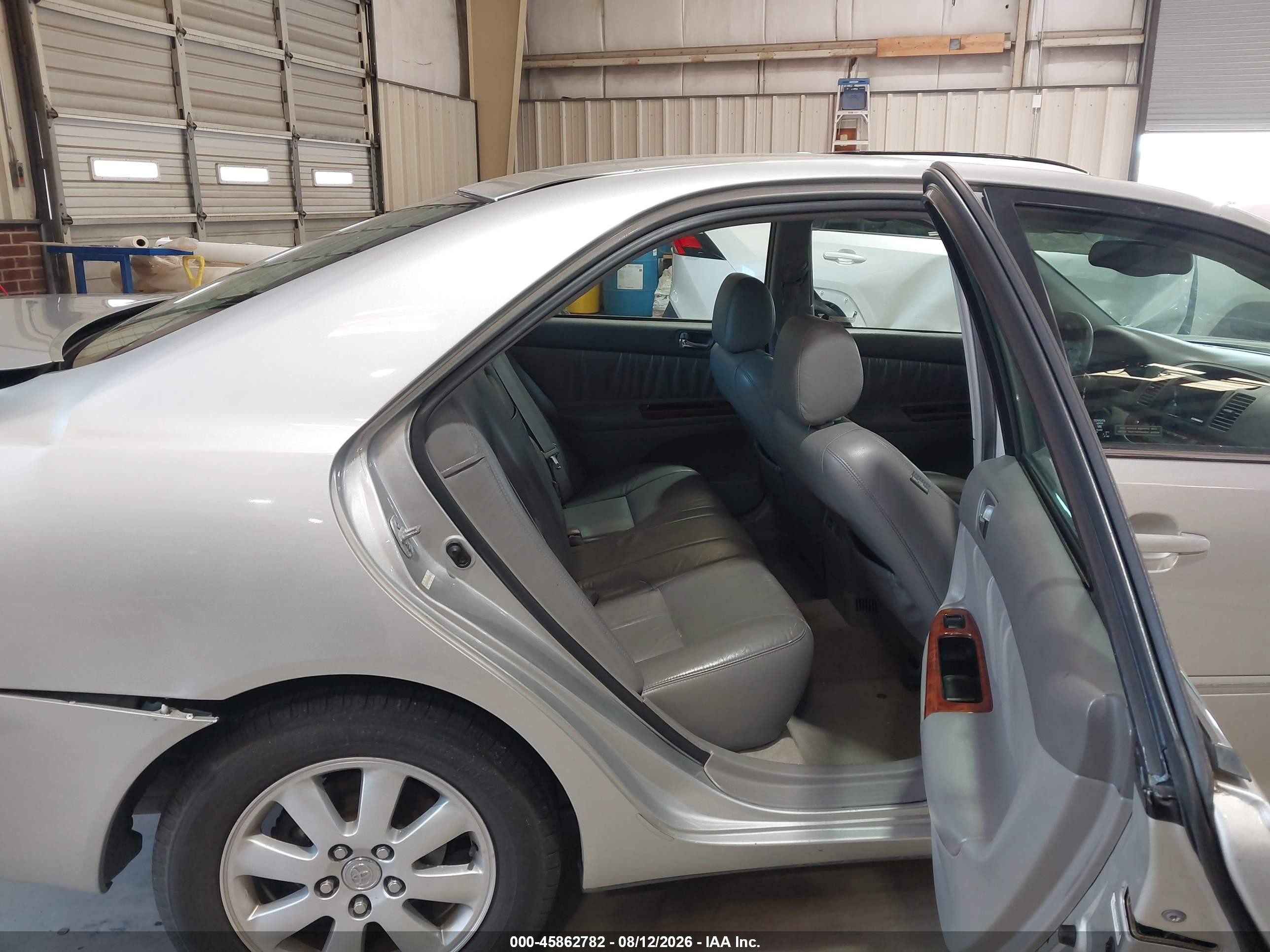 2004 Toyota Camry Xle Silver vin: 4T1BE30K04U288917