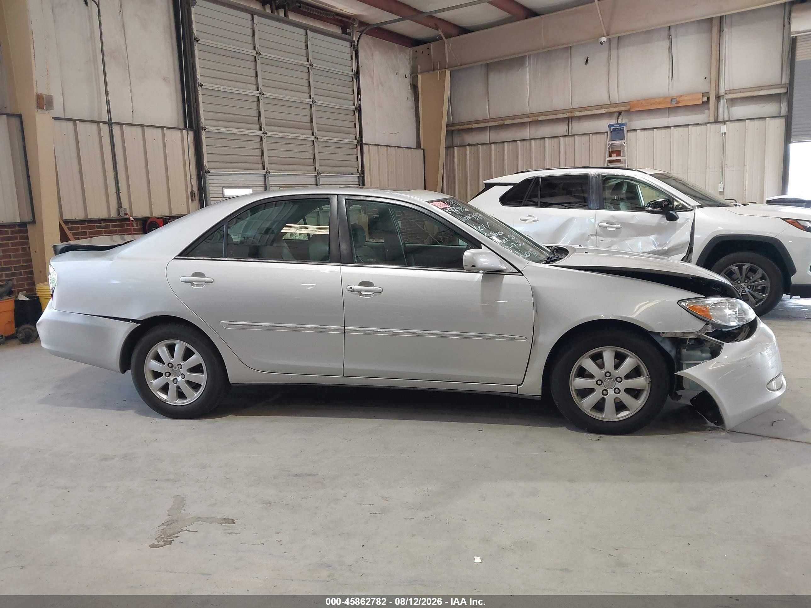 2004 Toyota Camry Xle Silver vin: 4T1BE30K04U288917