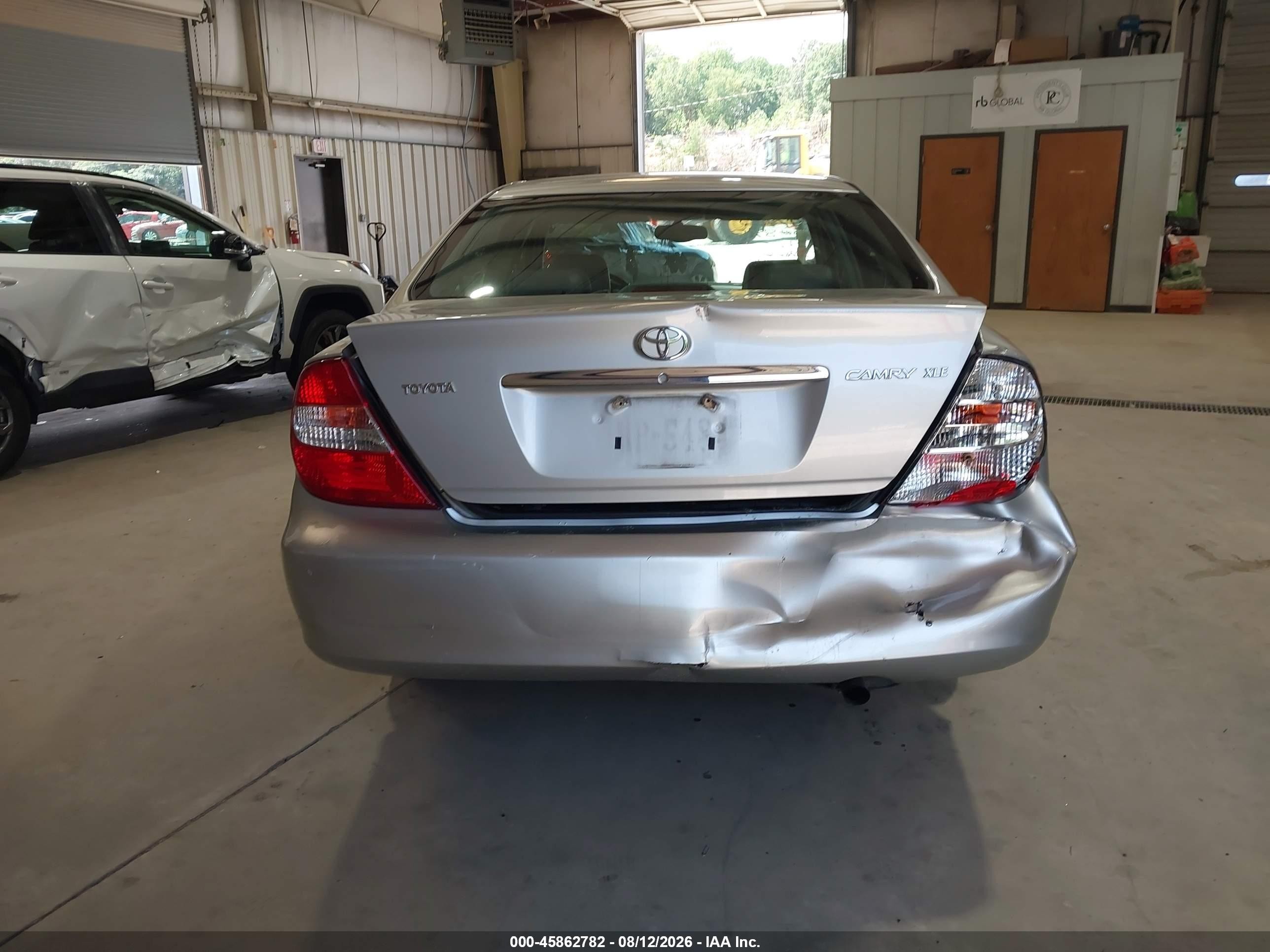2004 Toyota Camry Xle Silver vin: 4T1BE30K04U288917