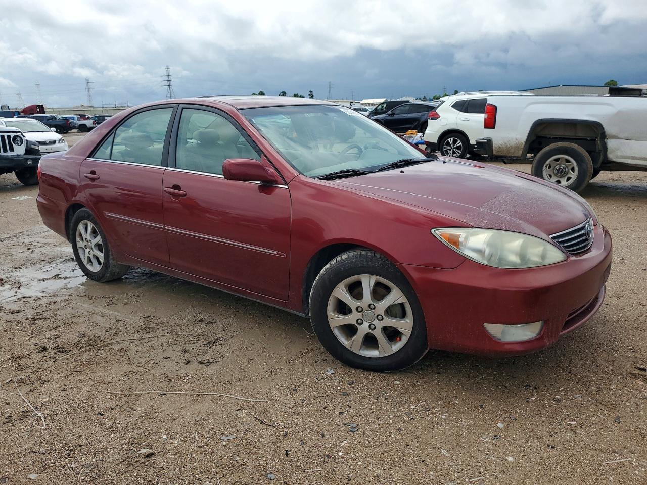 2005 Toyota Camry Xle Red vin: 4T1BE30K05U011380