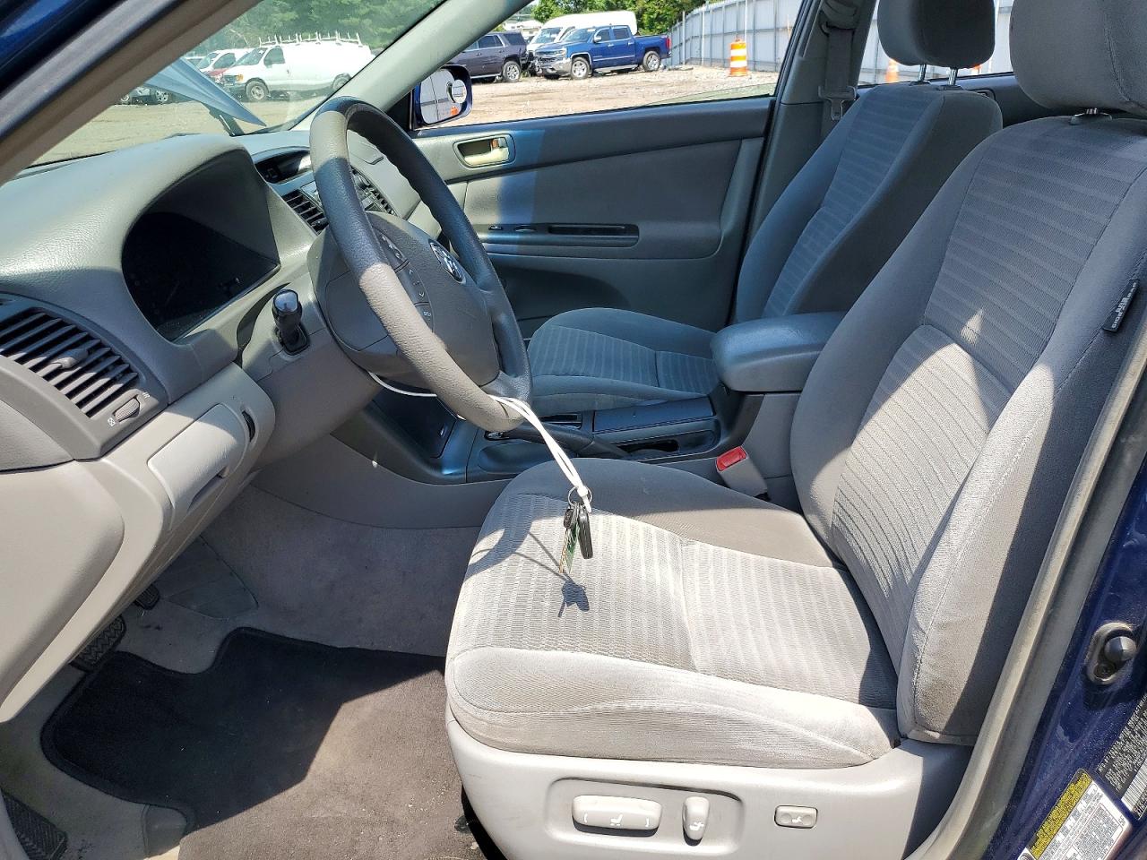 2005 Toyota Camry Le Blue vin: 4T1BE30K05U382748