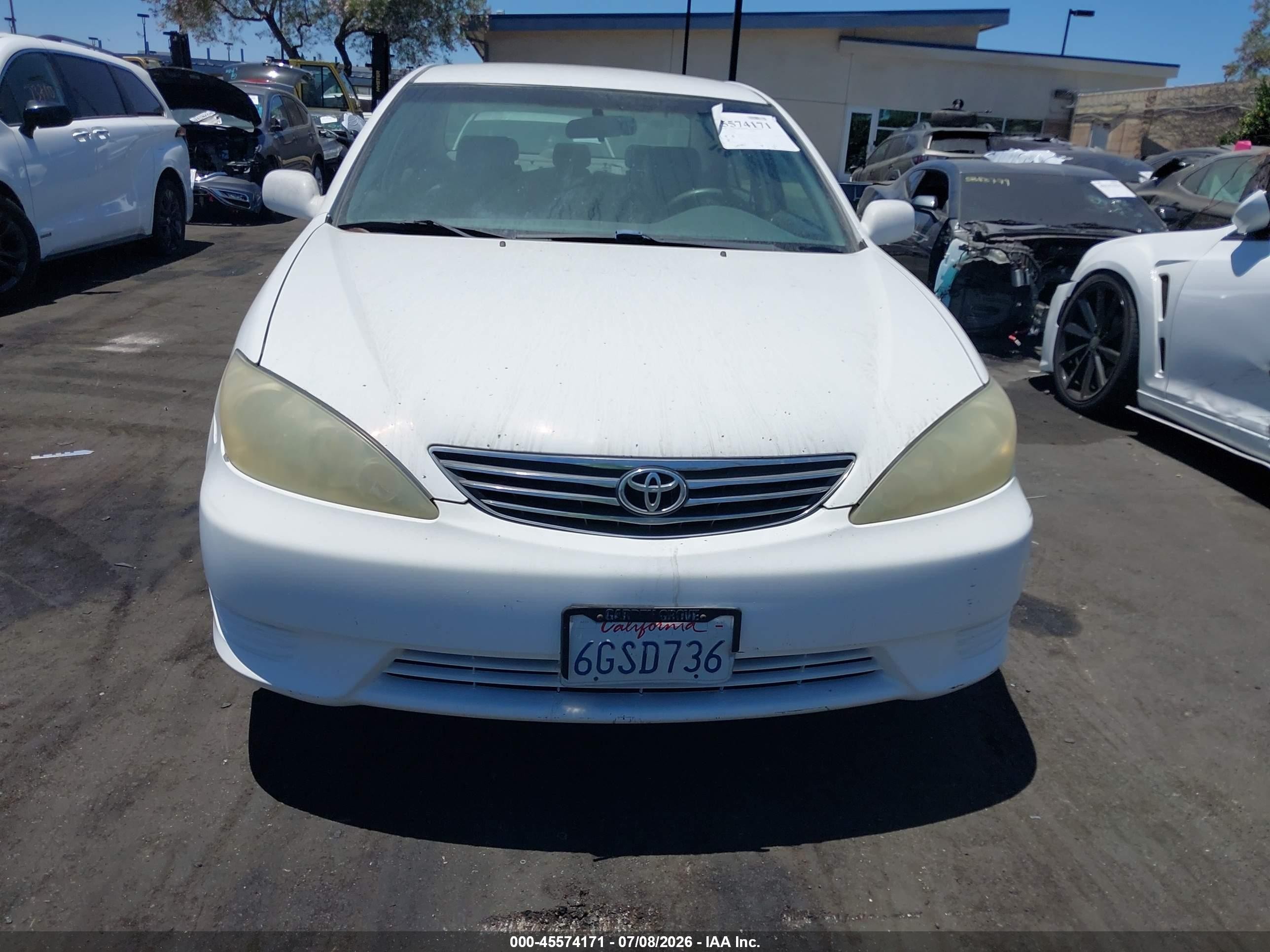 2005 Toyota Camry Le White vin: 4T1BE30K05U404540