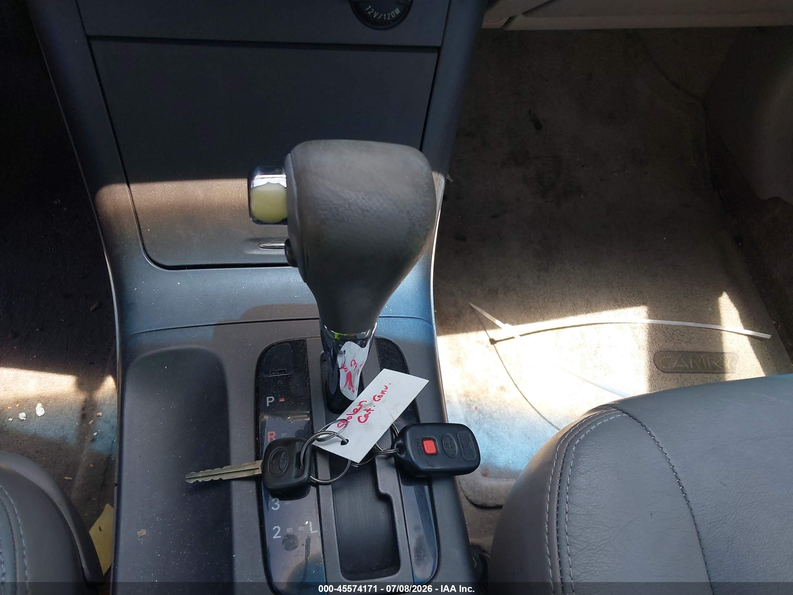2005 Toyota Camry Le White vin: 4T1BE30K05U404540