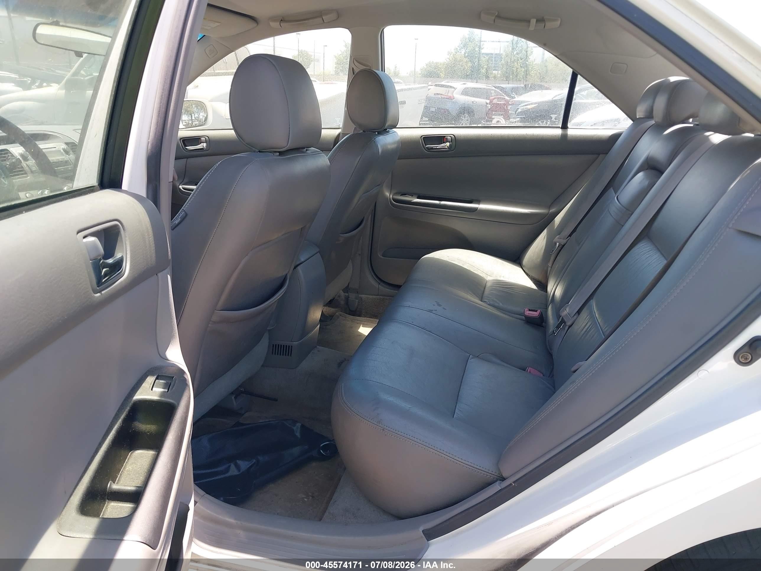 2005 Toyota Camry Le White vin: 4T1BE30K05U404540