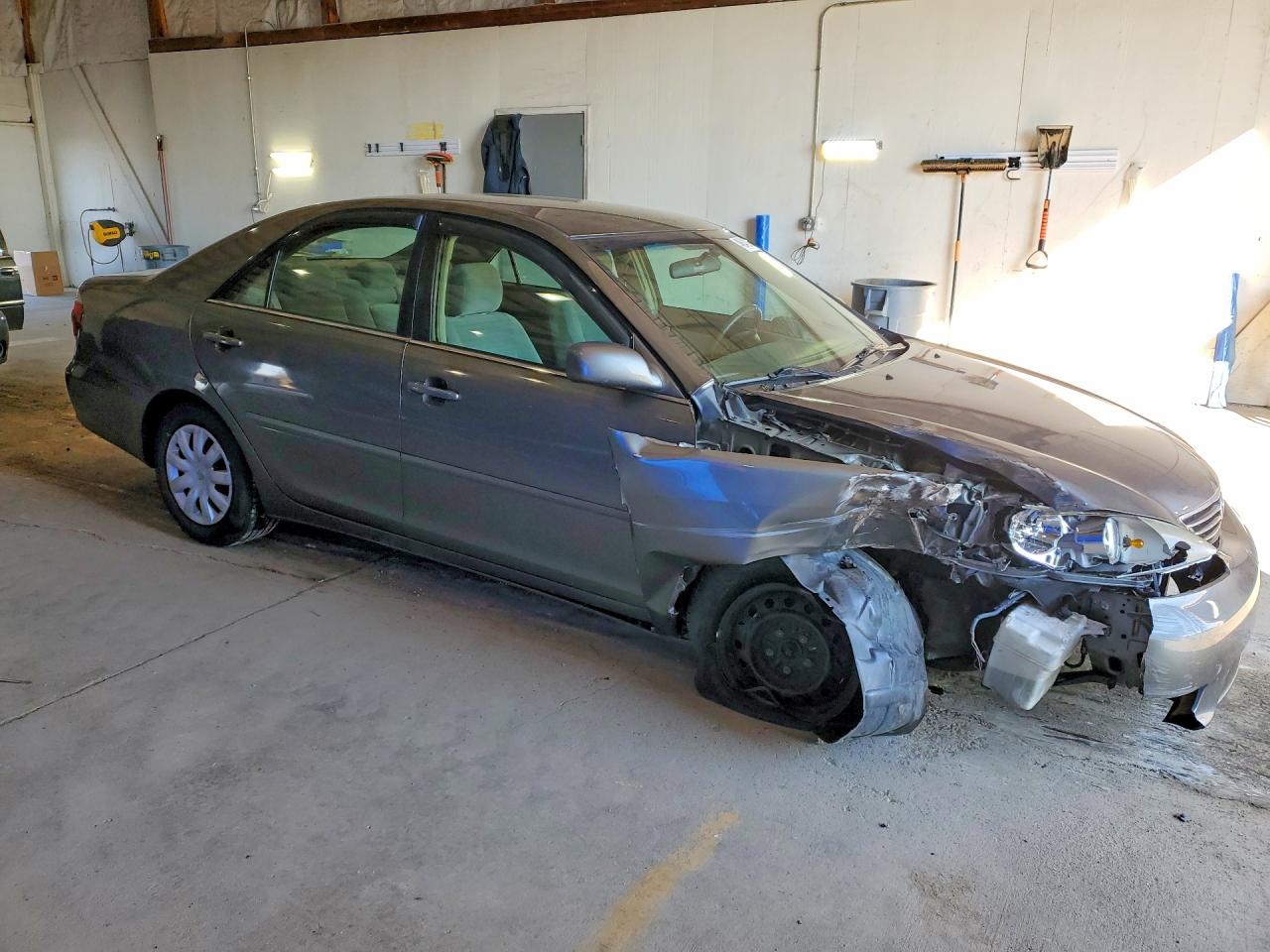 2005 Toyota Camry Gray vin: 4T1BE30K05U509840