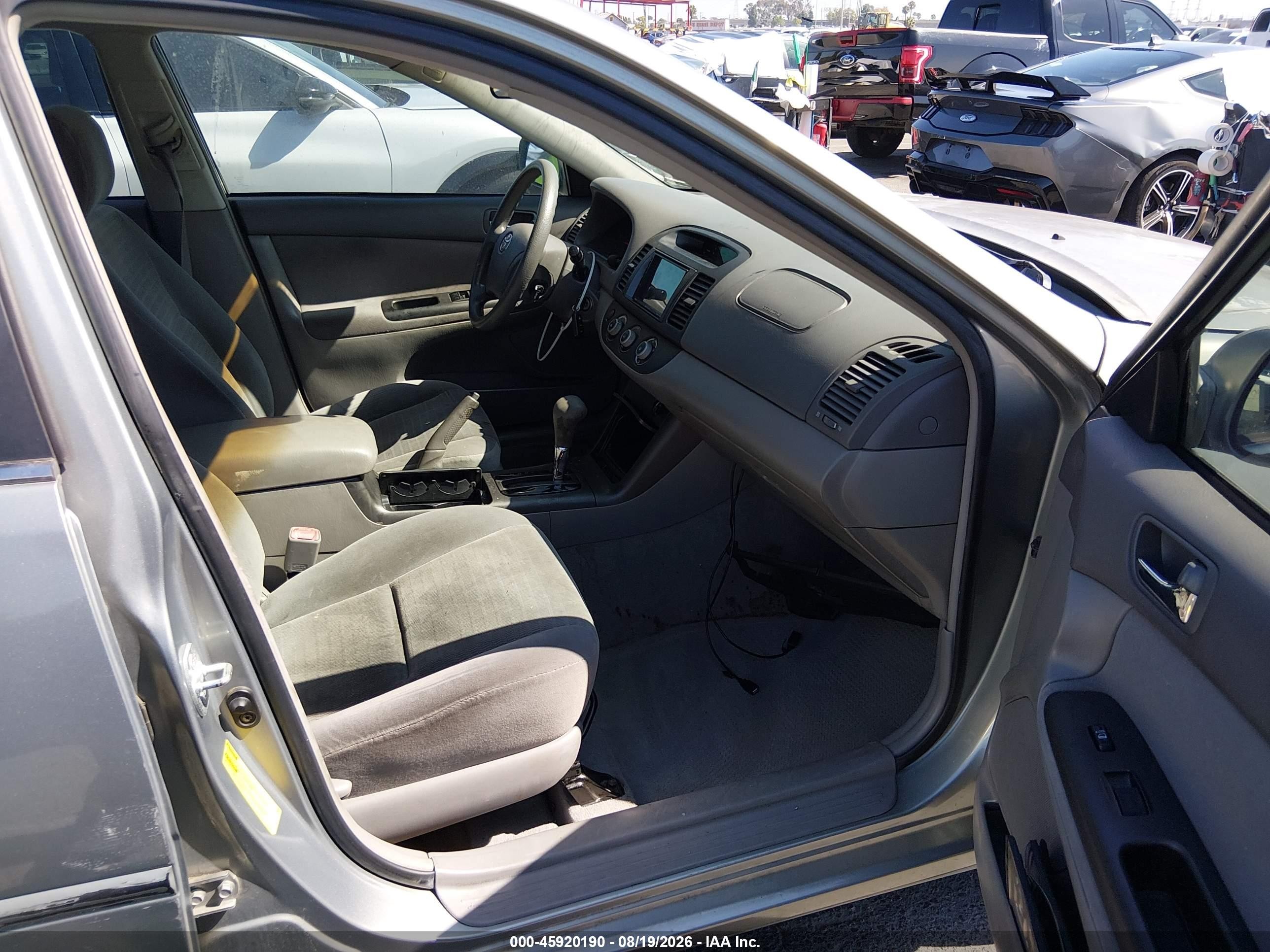 2005 Toyota Camry Le Gray vin: 4T1BE30K05U522202