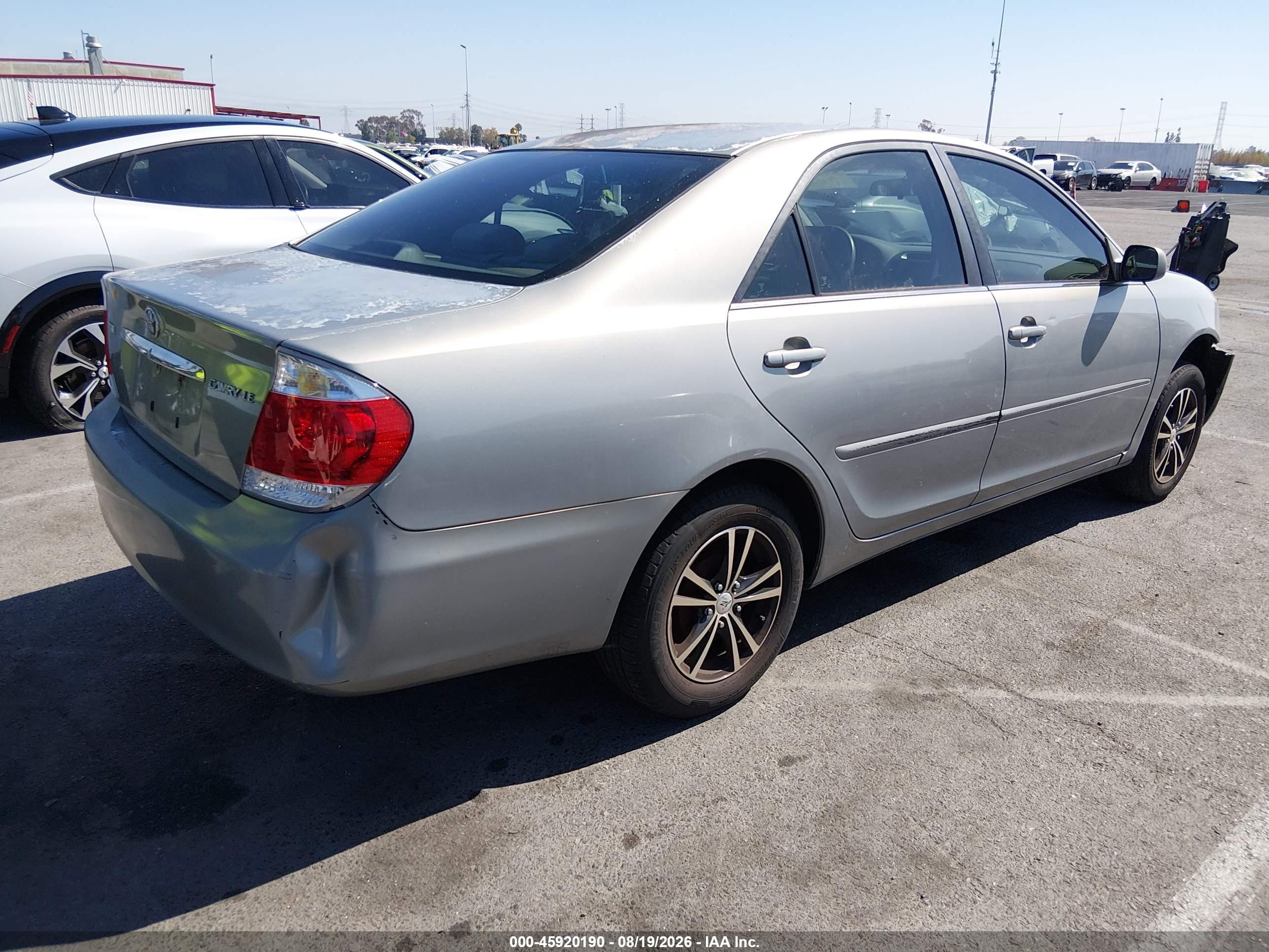 2005 Toyota Camry Le Gray vin: 4T1BE30K05U522202