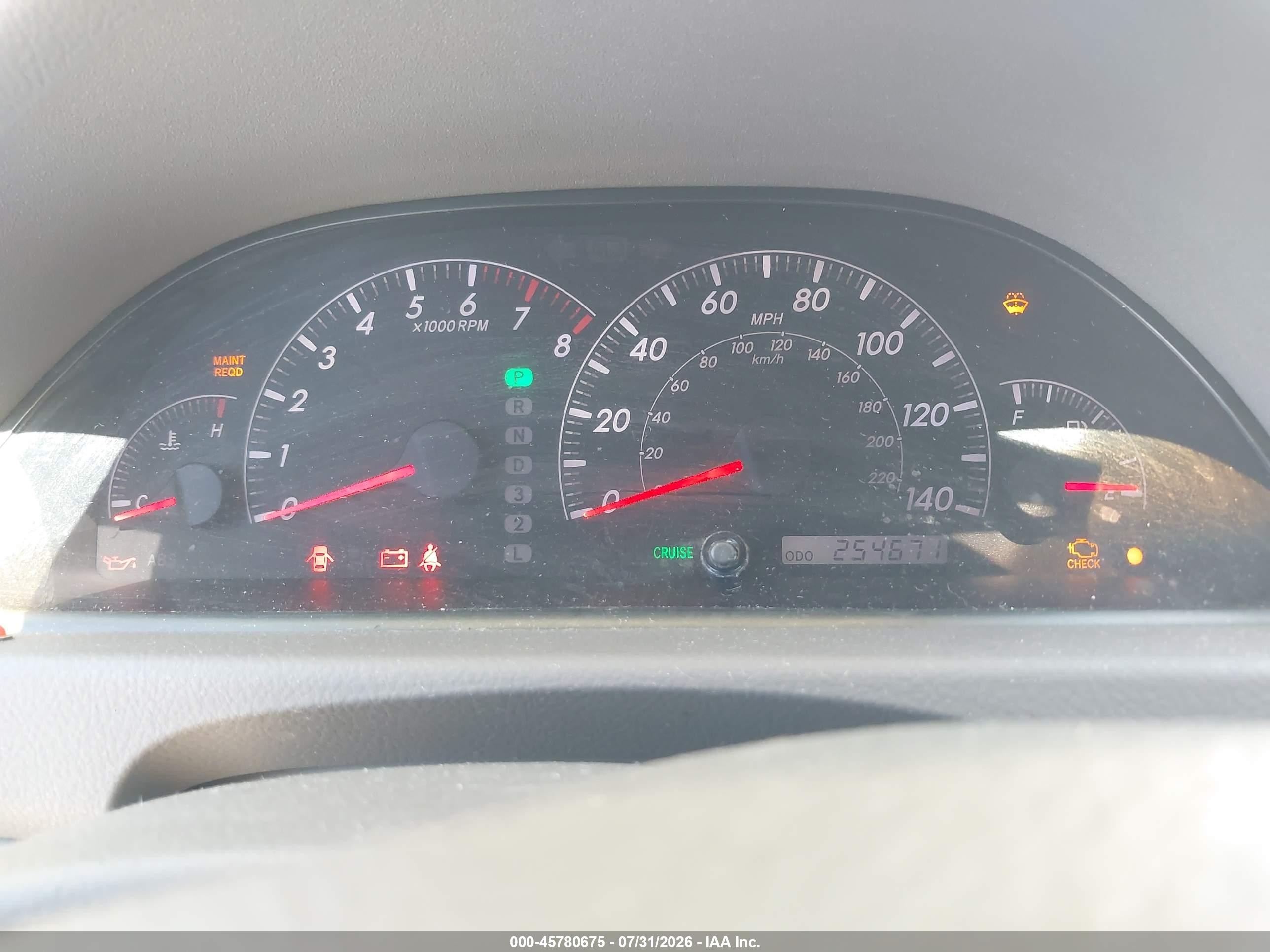 2005 Toyota Camry Le White vin: 4T1BE30K05U575630