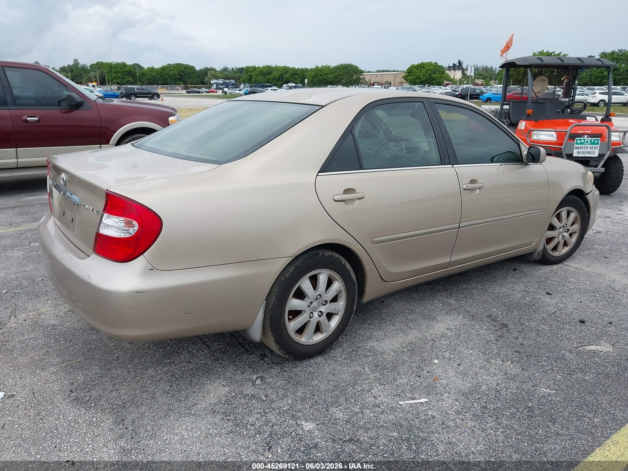 2002 Toyota Camry Xle Gold vin: 4T1BE30K12U043427
