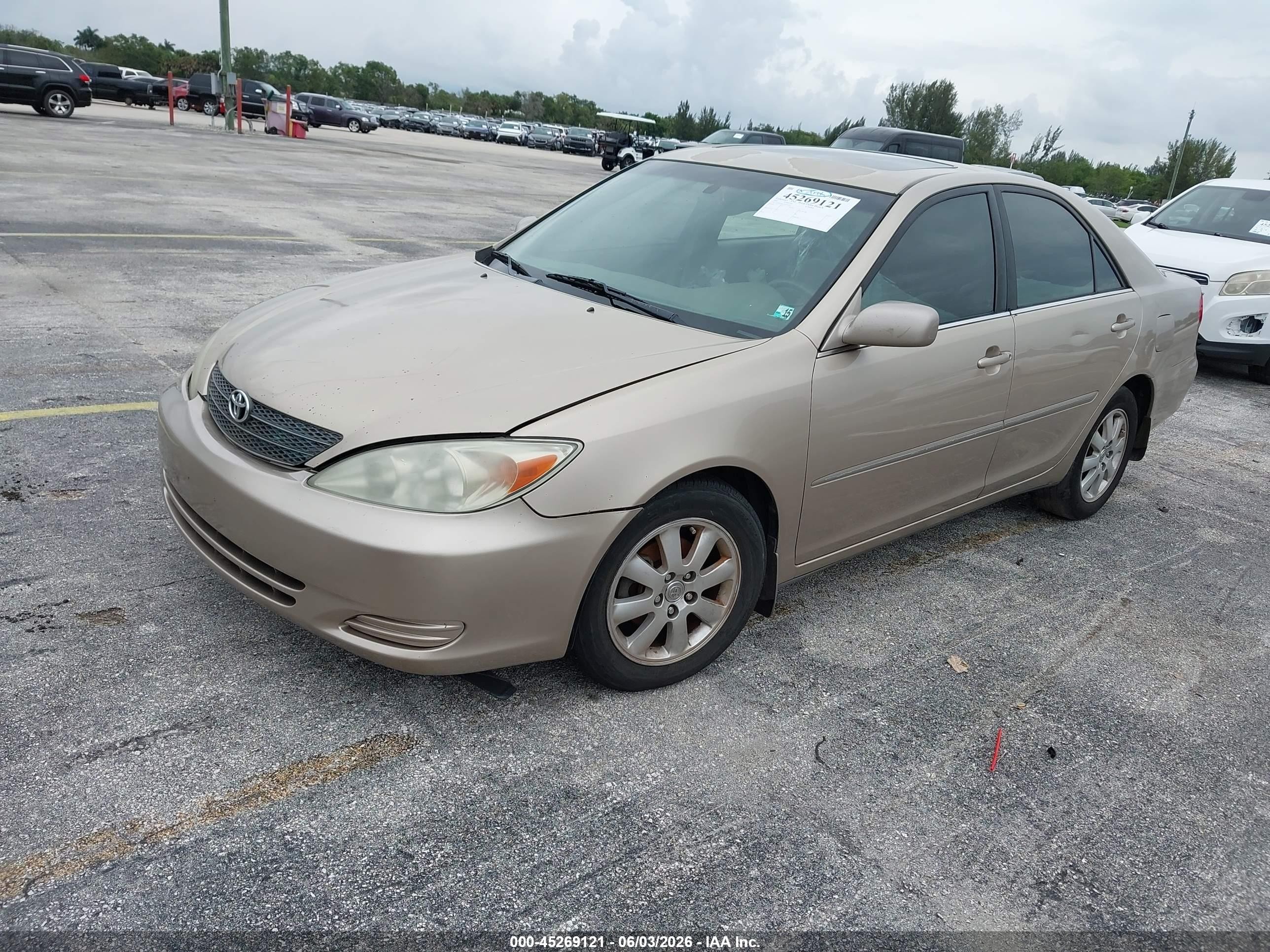 2002 Toyota Camry Xle Gold vin: 4T1BE30K12U043427