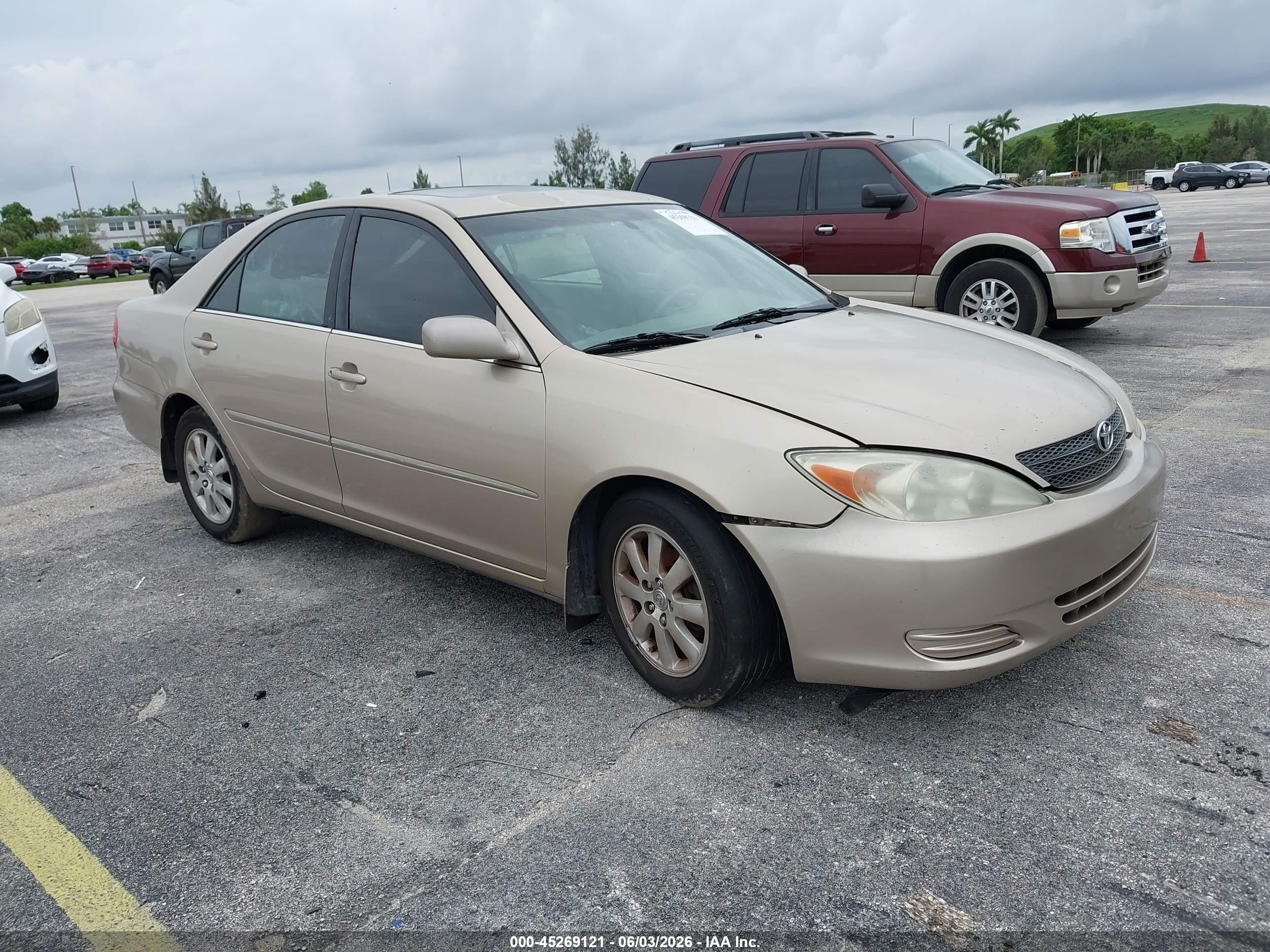 2002 Toyota Camry Xle Gold vin: 4T1BE30K12U043427