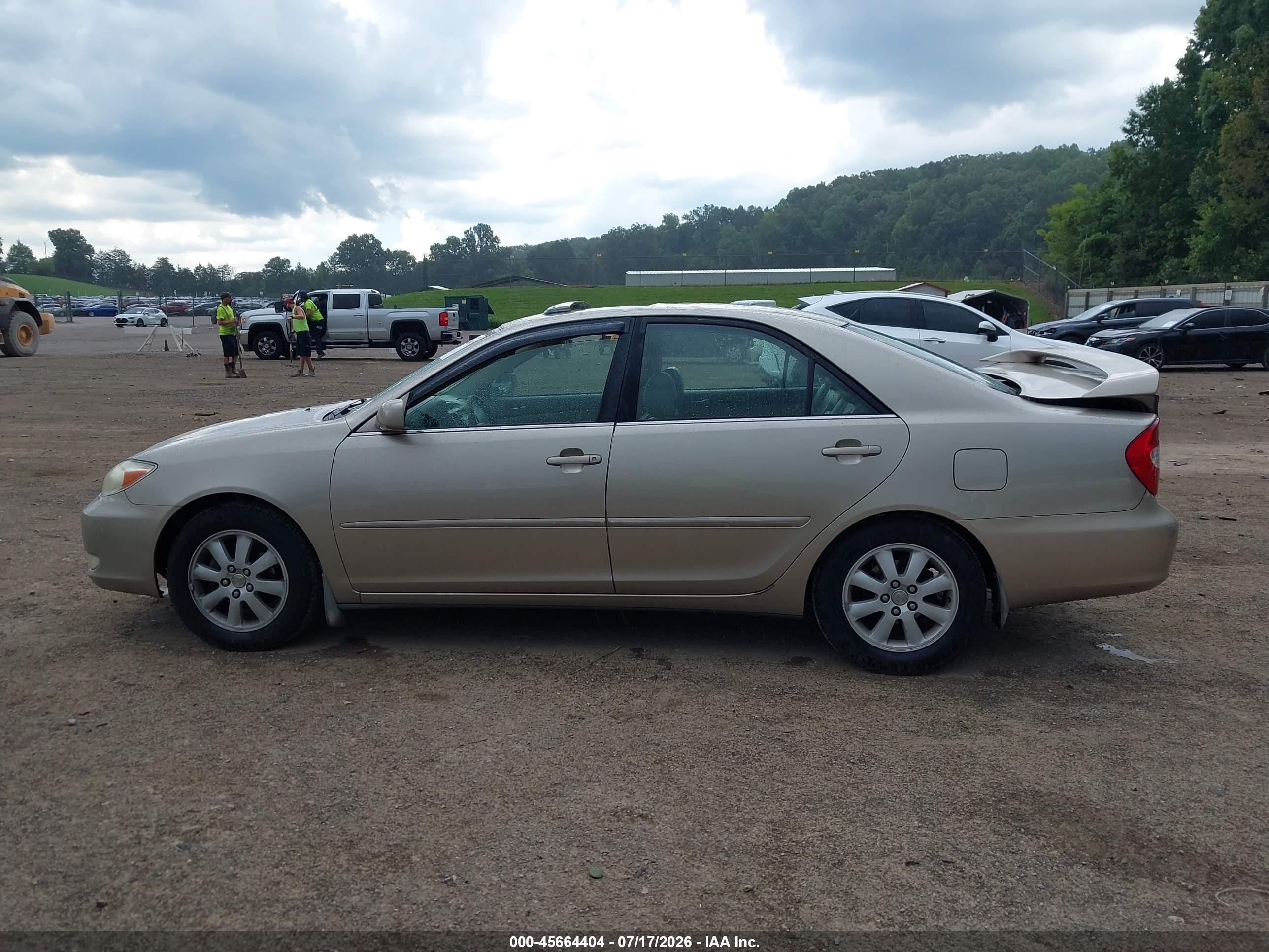 2002 Toyota Camry Xle Бежевый vin: 4T1BE30K12U587247