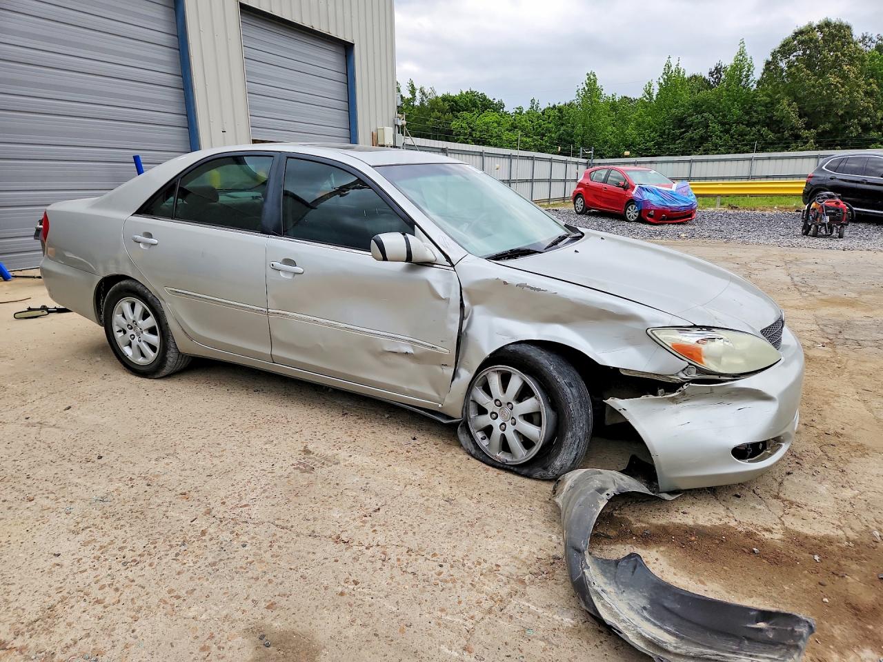 2004 Toyota Camry Xle Silver vin: 4T1BE30K14U847374