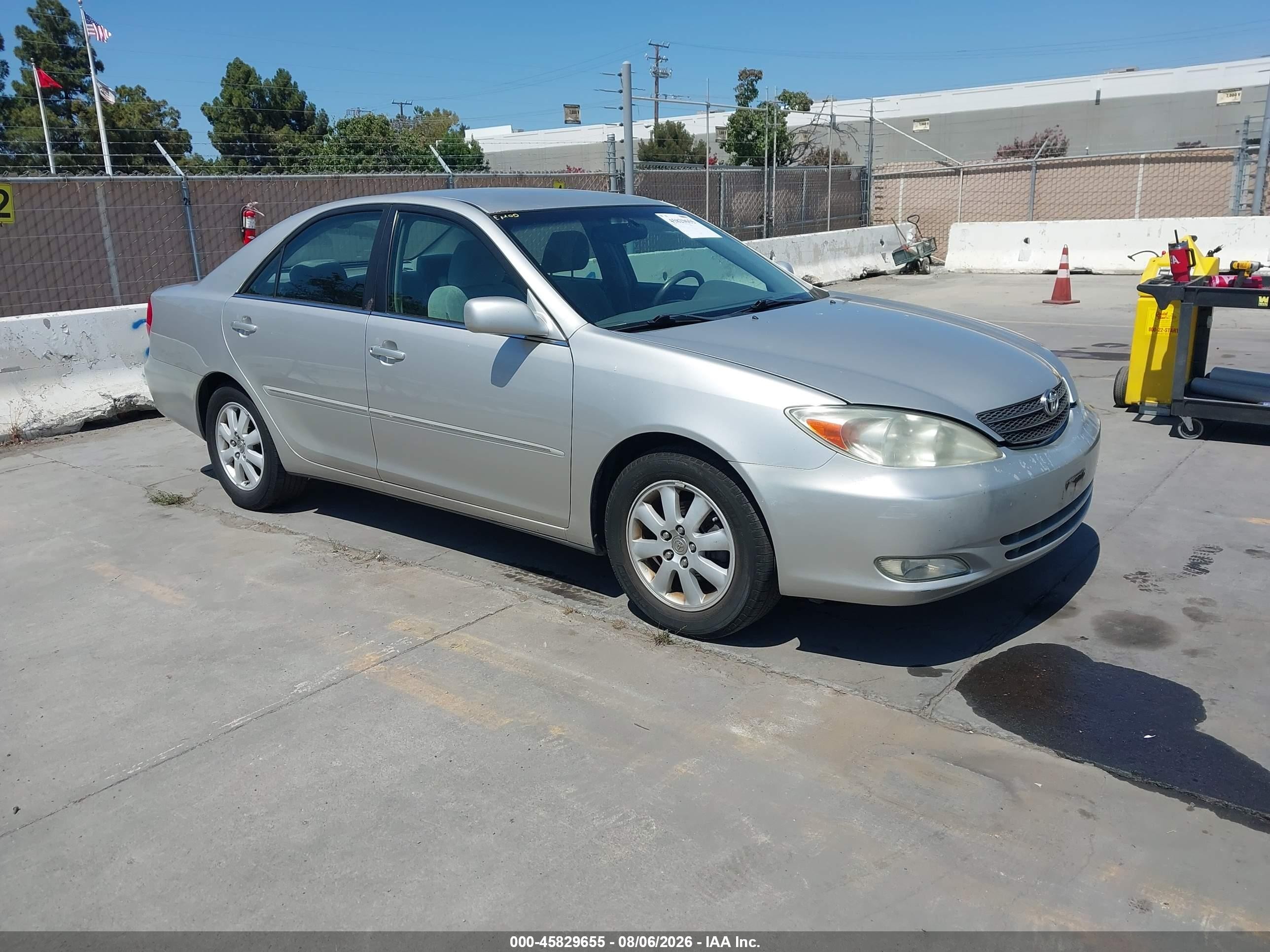 2004 Toyota Camry Xle Silver vin: 4T1BE30K14U848587