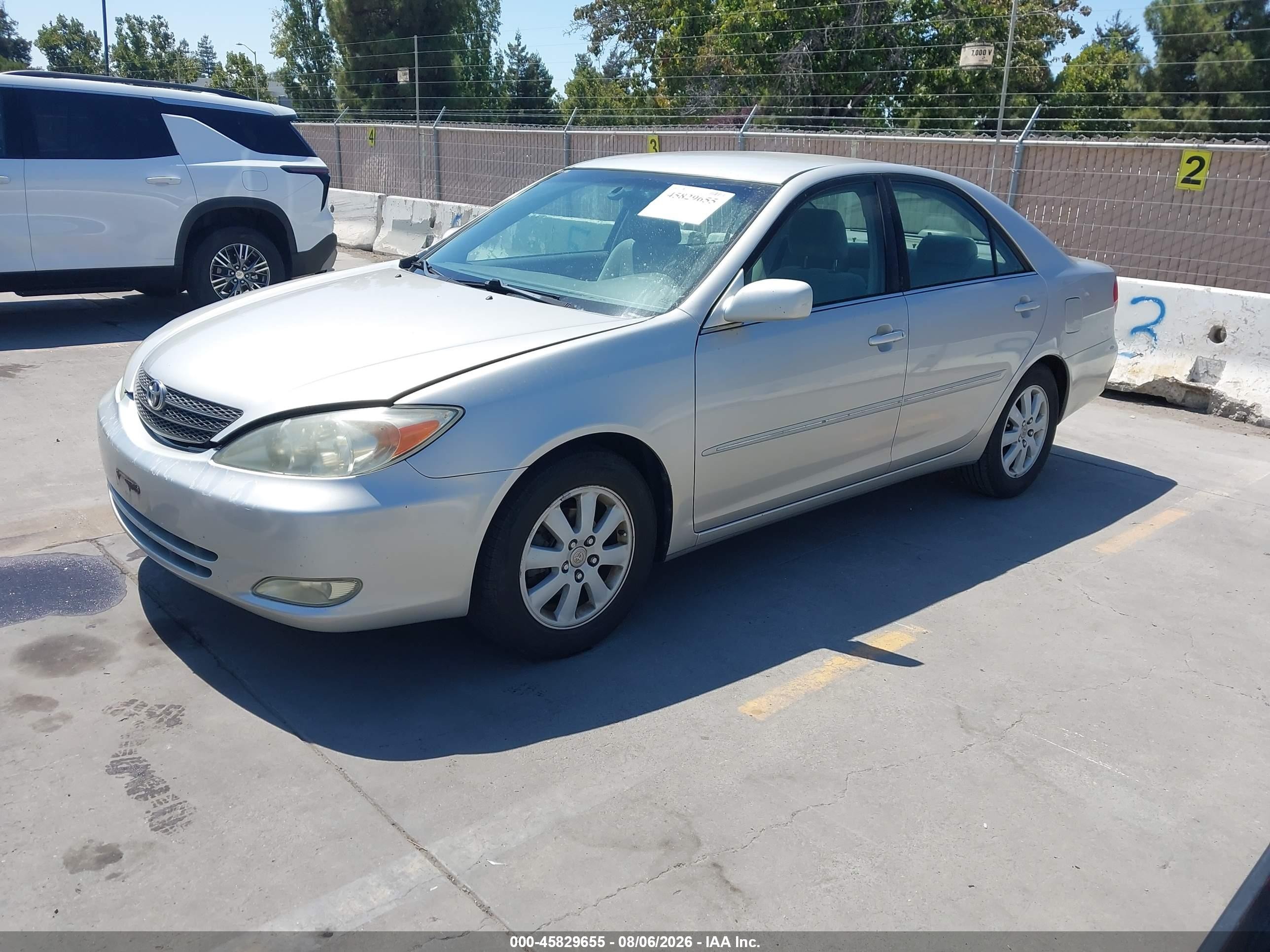 2004 Toyota Camry Xle Silver vin: 4T1BE30K14U848587